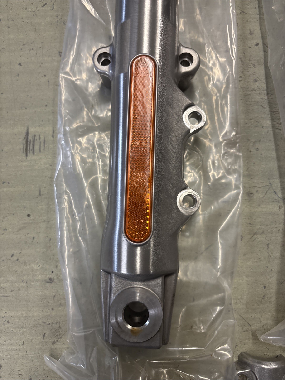 Harley 2007-17 Fat Boy & Softail OEM Fork Lower Legs 45915-08A /45916-07A