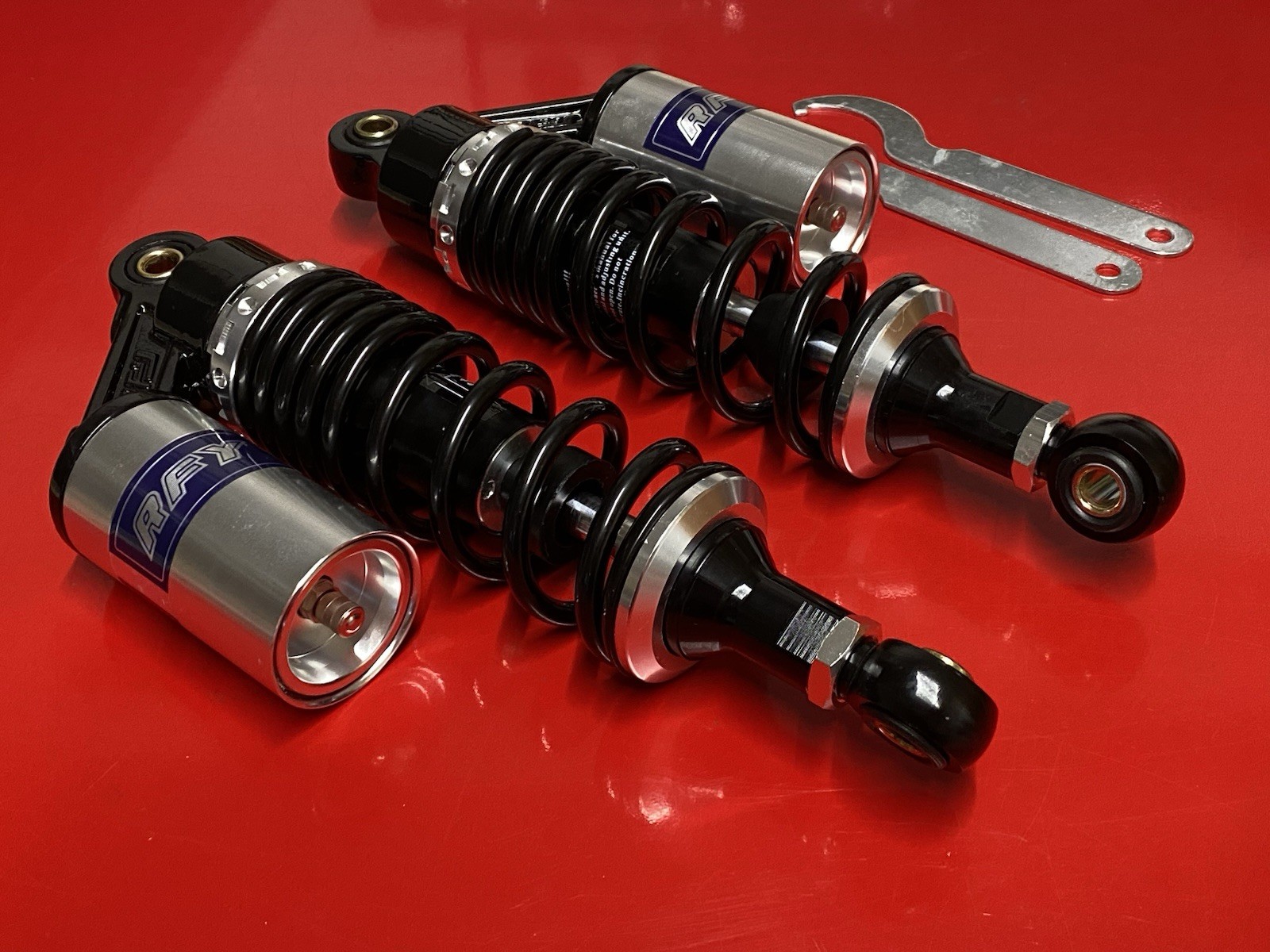 ROYAL ALLOY TG GP 125 TO 350 CUSTOM BLACK AND SILVER FRONT GAS SHOCK ABSORBERS