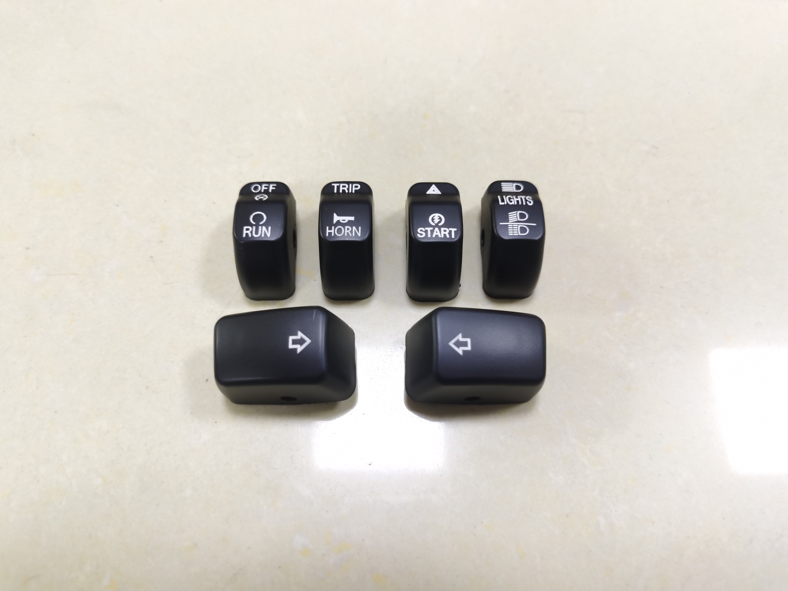 Black ABS Left and Right Hand Control Switch Housing Button Cap For Harley Dyna