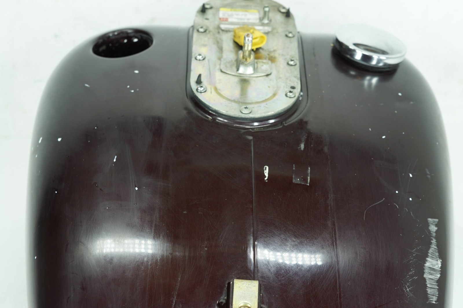 2006 Harley Touring FLHRI Road King OEM Fuel Gas Tank Gasoline Reservoir Dented