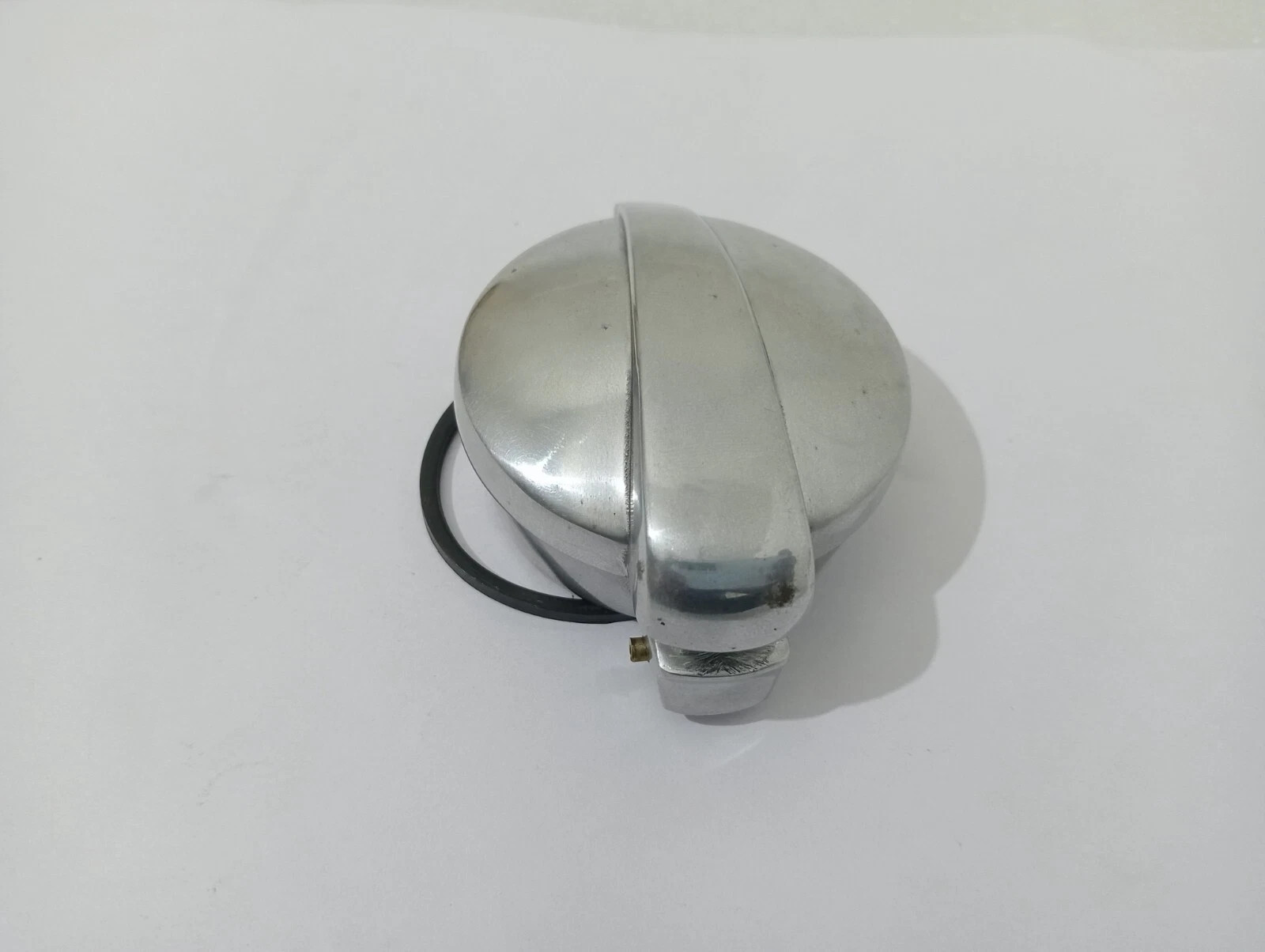 2.5″ MONZA POLISHED ALLOY PETROL TANK FUEL FLIP CAP FOR CAFE RACER BSA AJS |Fit