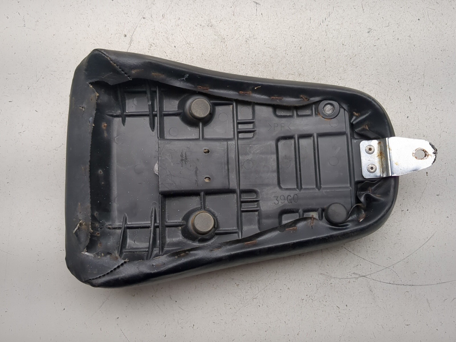 05-09 Suzuki VZ800 Boulevard M50 Rear Passenger Seat 45300-39G00-48H