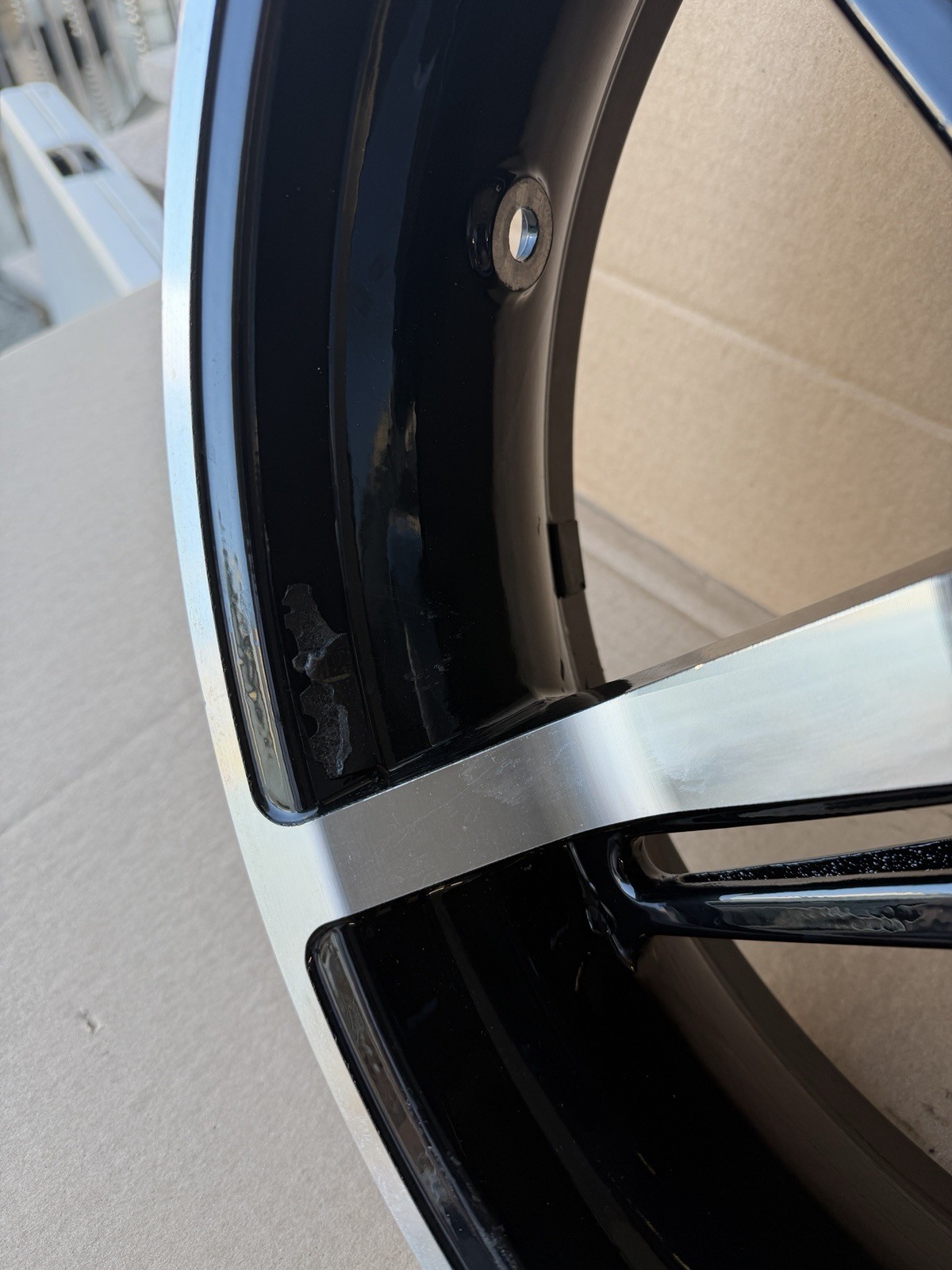 Harley-Davidson OEM 18″ x 5″ 24-up Touring Street Road Glide Rear Wheel 40900905