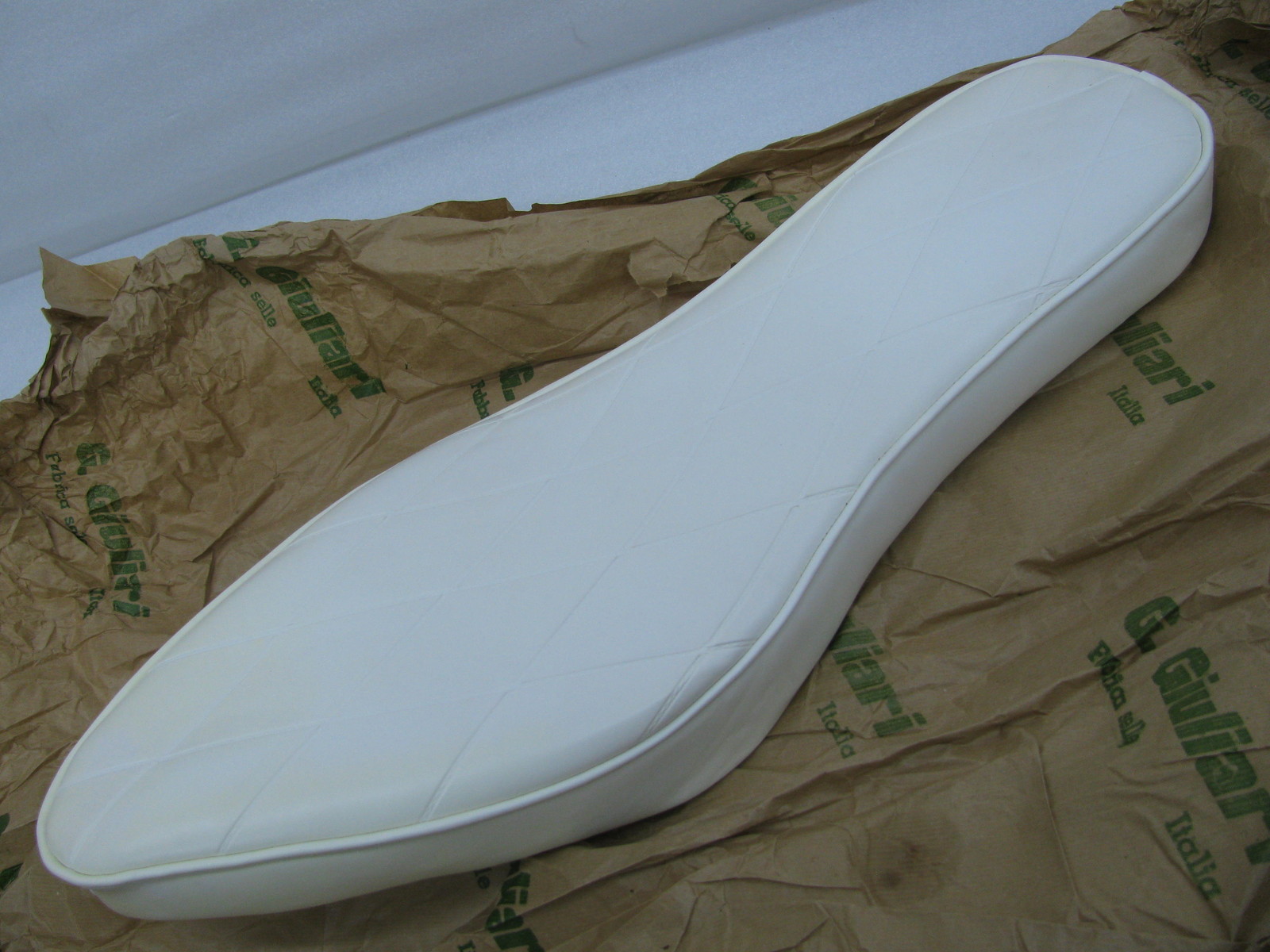 NOS Giuliari White Diamond Seat Chopper Harley Knucklehead Panhead Sportster
