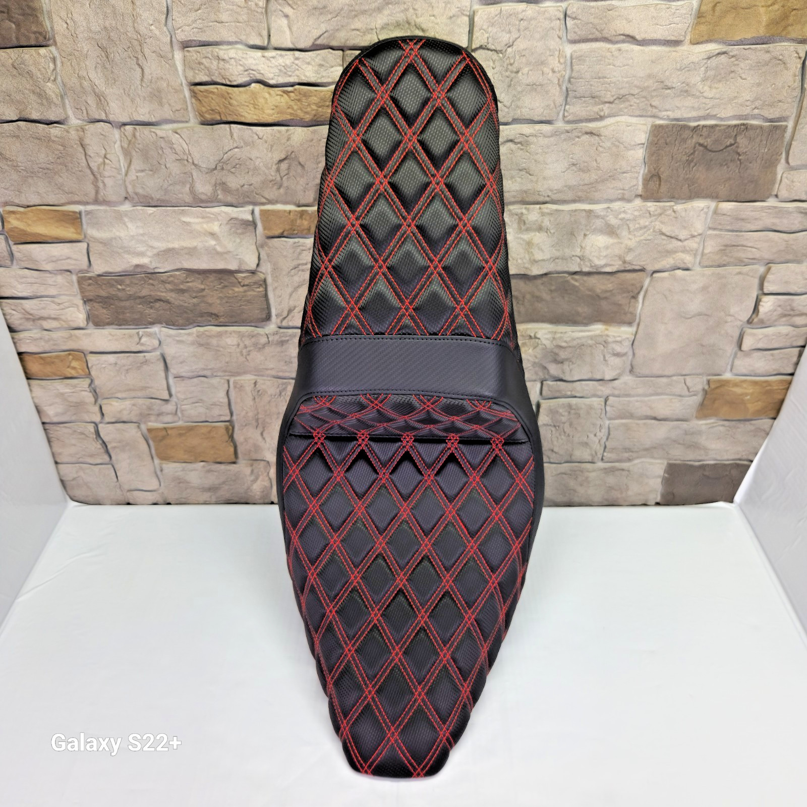Carbon Fiber Diamond Pattern Blk & Red Step-up Seat Fit Harley Touring 08-2023