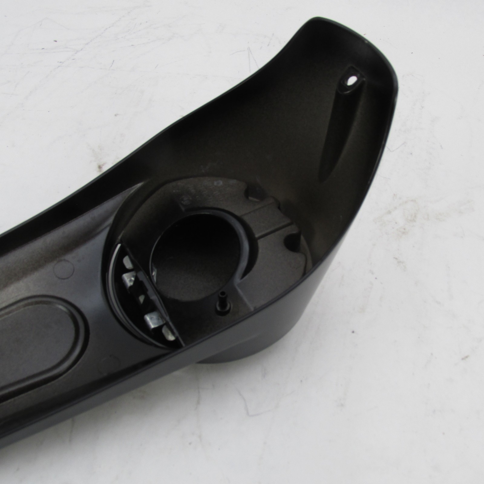 Harley Davidson OEM Blk Street Glide Center Dash Console Cover 69214-08 61300576