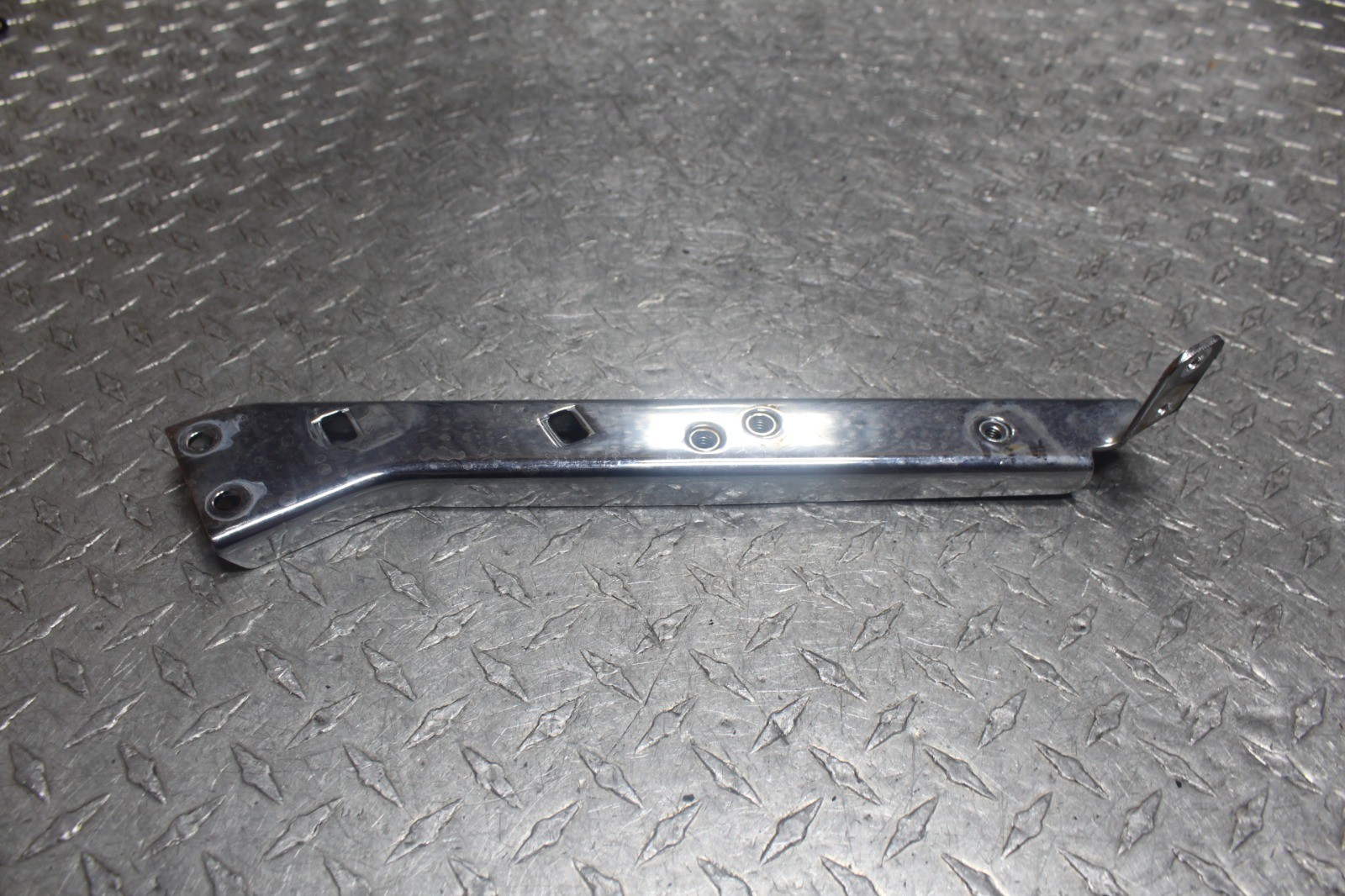 2007 Harley Electra Glide Right Saddlebag Support Mount Bracket CHROME 90720-79C