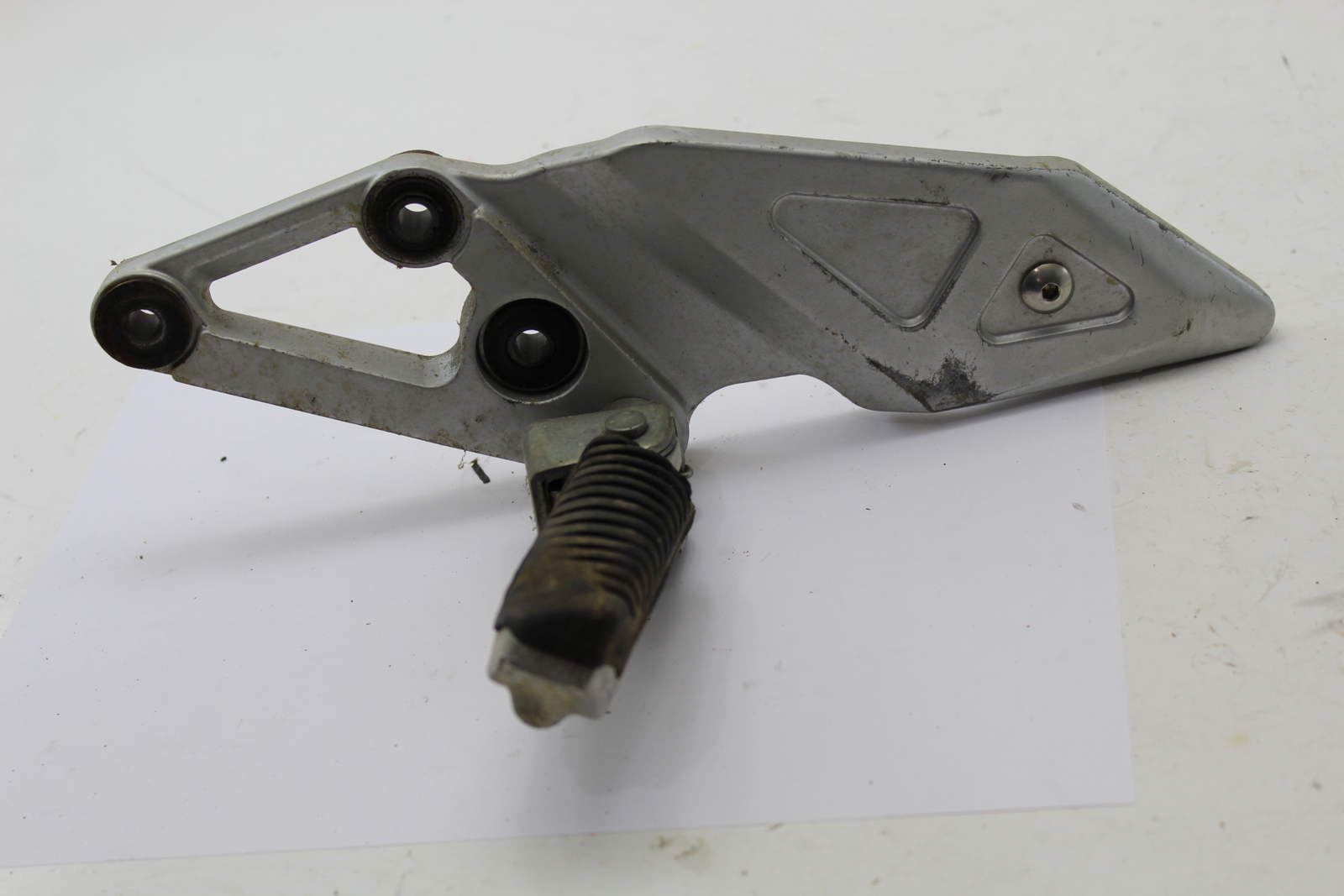 93 94 95 96 97 98 GSXR1100 GSXR1100W LEFT REARSET SHIFTER PEDAL PEG BRACKET