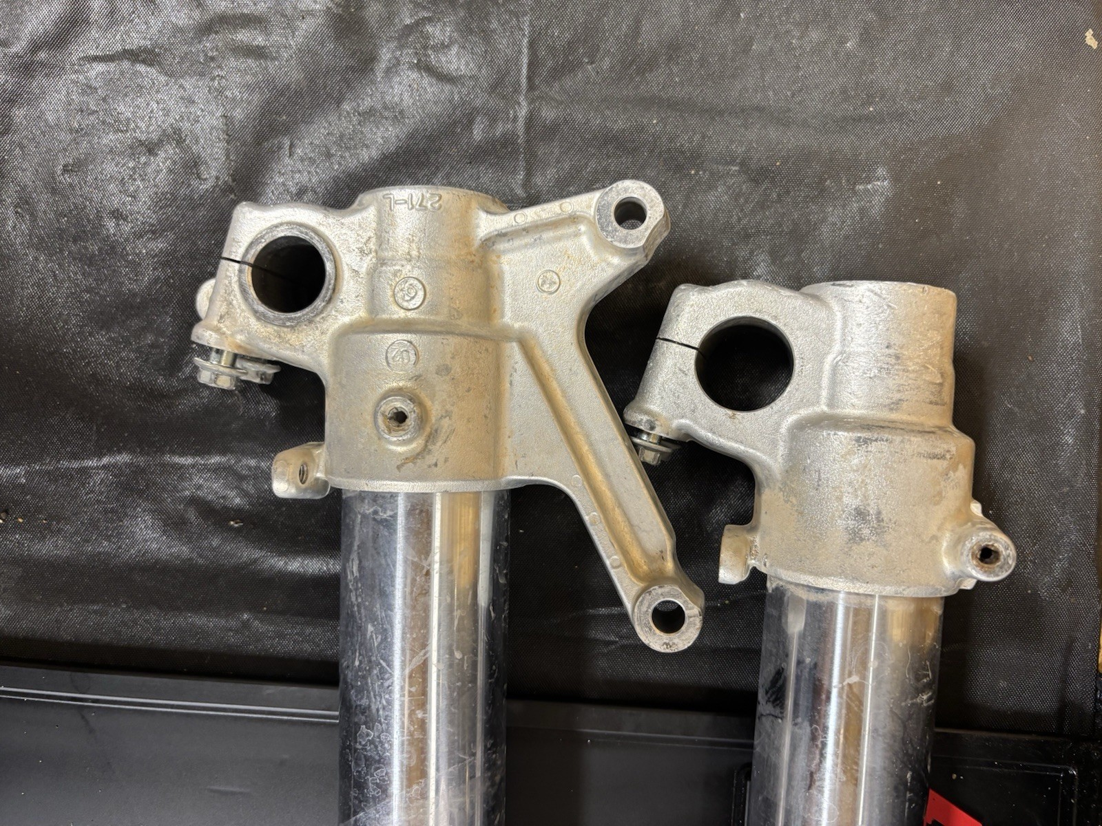 2001 SUZUKI RM250 OEM KYB RIGHT LEFT FRONT SUSPENSION FORKS SHOCKS DAMPERS NICE!