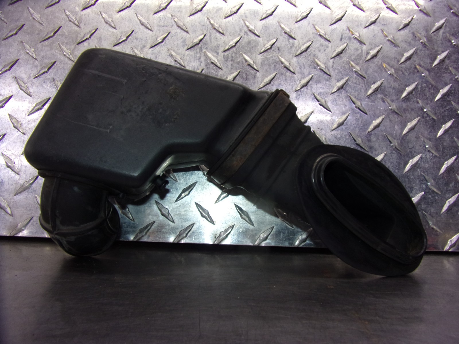 1056 P HONDA SHADOW AERO 750 2006 OEM AIR INTAKE TUBE DUCT