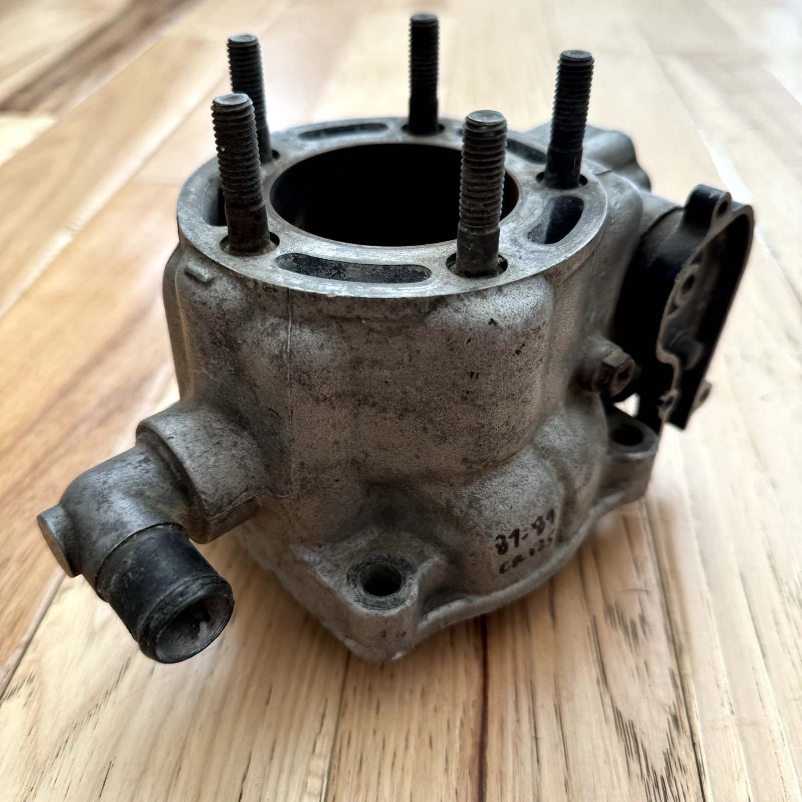 Damaged Bare 56mm Engine Cylinder For 1987 1988 1989 Honda CR125R CR125 Big Bore