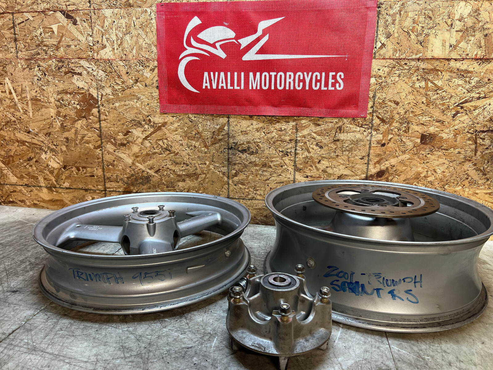 00 01 02 03 TRIUMPH DAYTONA SPRINT 955i FRONT WHEEL REAR WHEEL BACK RIM PAIR
