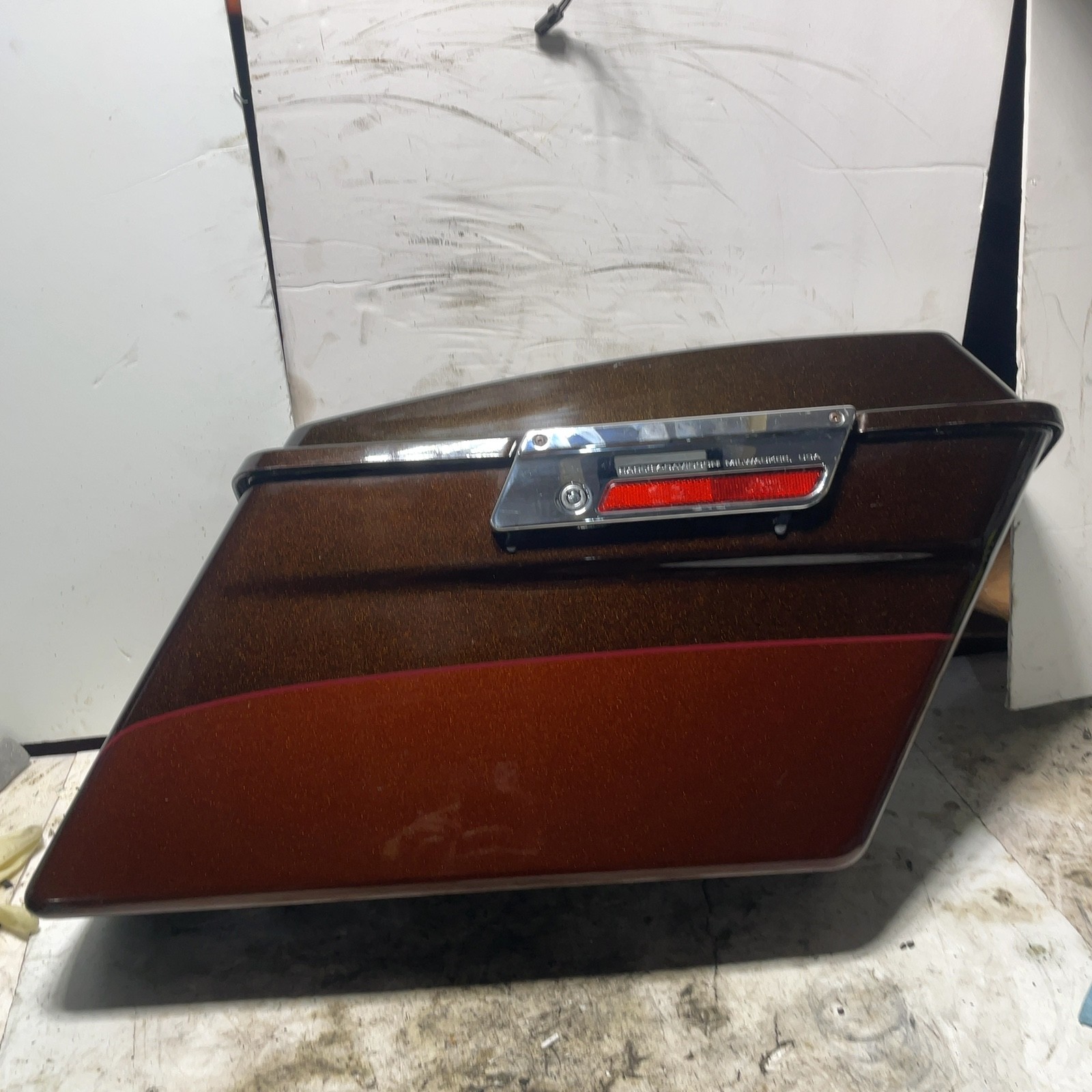 93-13 Harley Touring OEM Right Saddlebag Dark and Light Root Beer Brown 2011