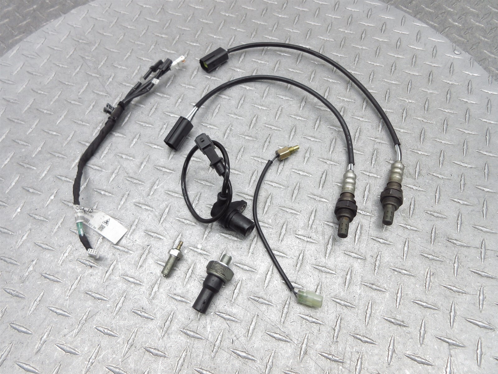 2020 17-20 Ducati Monster 797 Oxygen Exhaust Oil Pressure Gear Crank Temp Sensor
