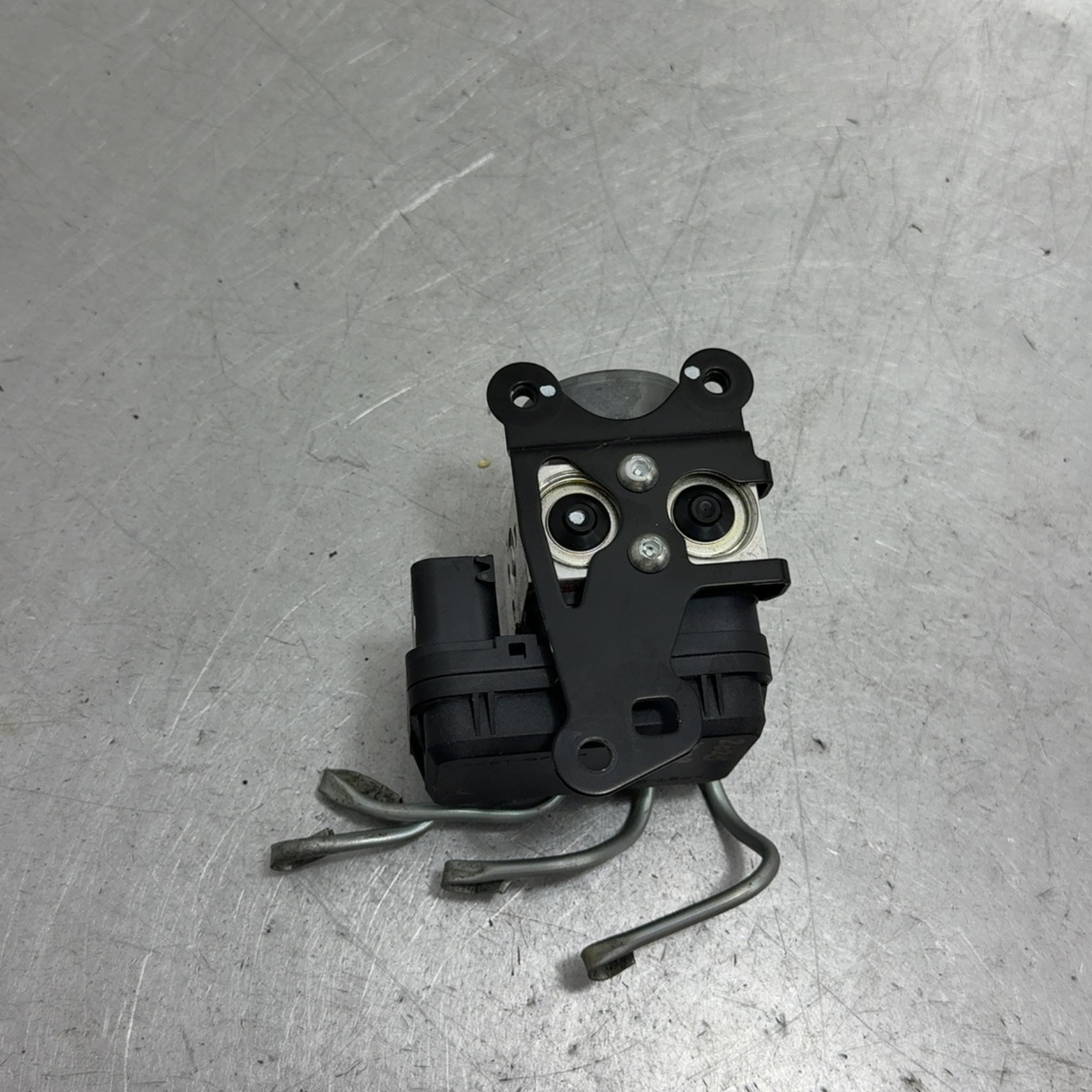 2025 Yamaha MT-09 Abs Hydraulic Pump Unit Module Bracket Oem MT09 Mt 09 25-26