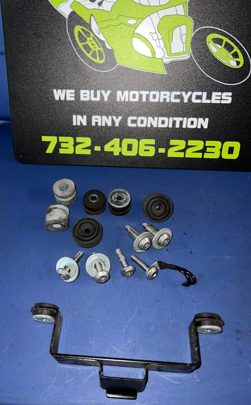 2022-2023 KAWASAKI Ninja 650 Gas Fuel Tank Bolts Screws bracket mount