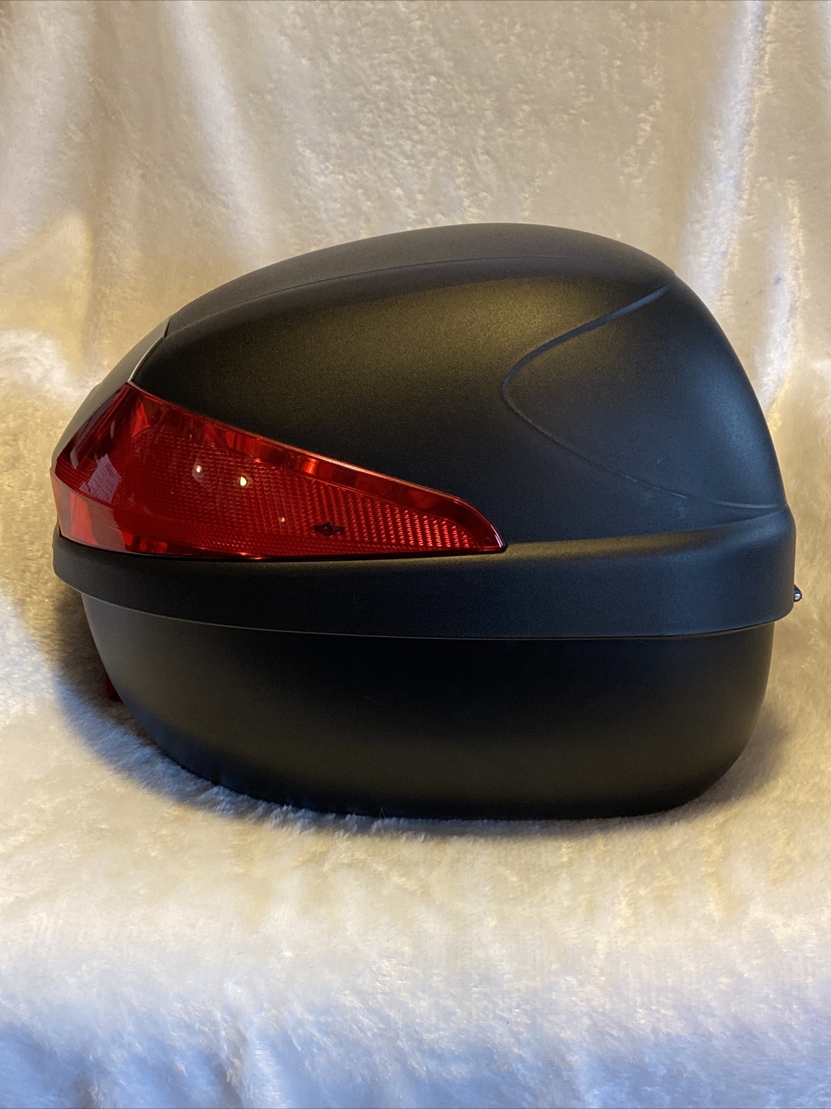 GIVI Monolock 29L Locking Motorcycle Case W/Mounting Plate, Hardware, 2 Keys.