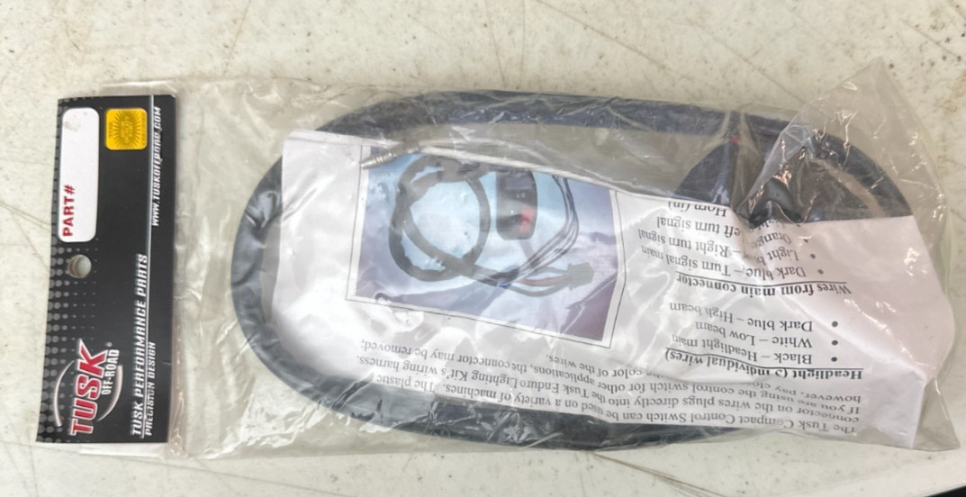 COMPACT CONTROLSWITCH W/HEADLIGHT OPTIONS TURN SIGNALS-HORN GAS0987