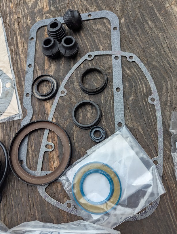 1975 BMW R75/6 NEW NUT BOLT SET GASKETS EMBLEM SEALS