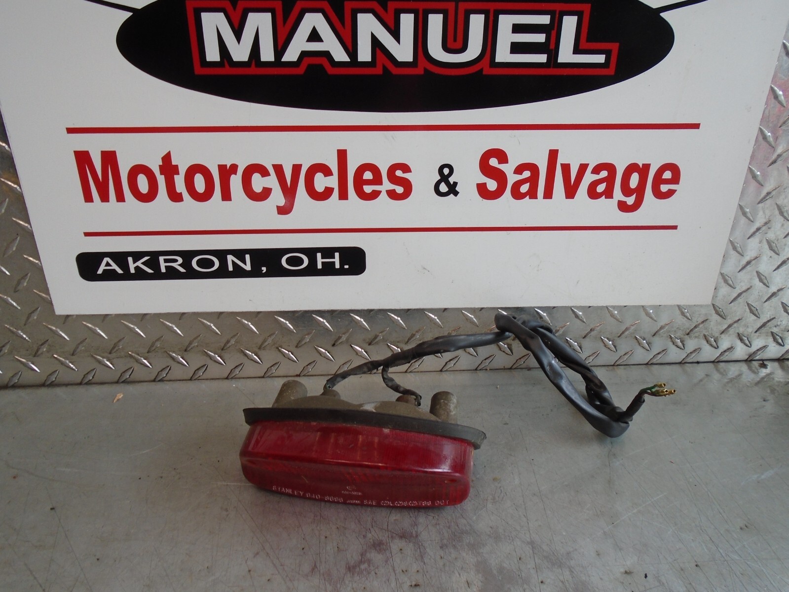 2000 Honda vlx600 shadow tailight assy 33704-MZ8-L51