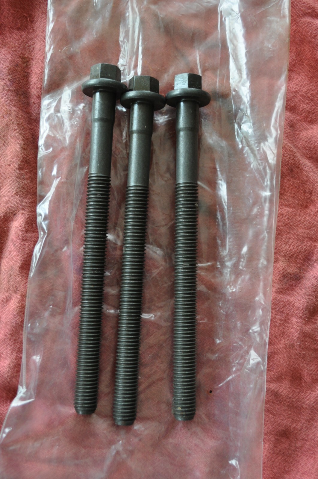 OEM Volvo Cylinder Head Bolts 6842347 S60 S80 C70 XC90 S70 V50 V70 850 XC60 C70