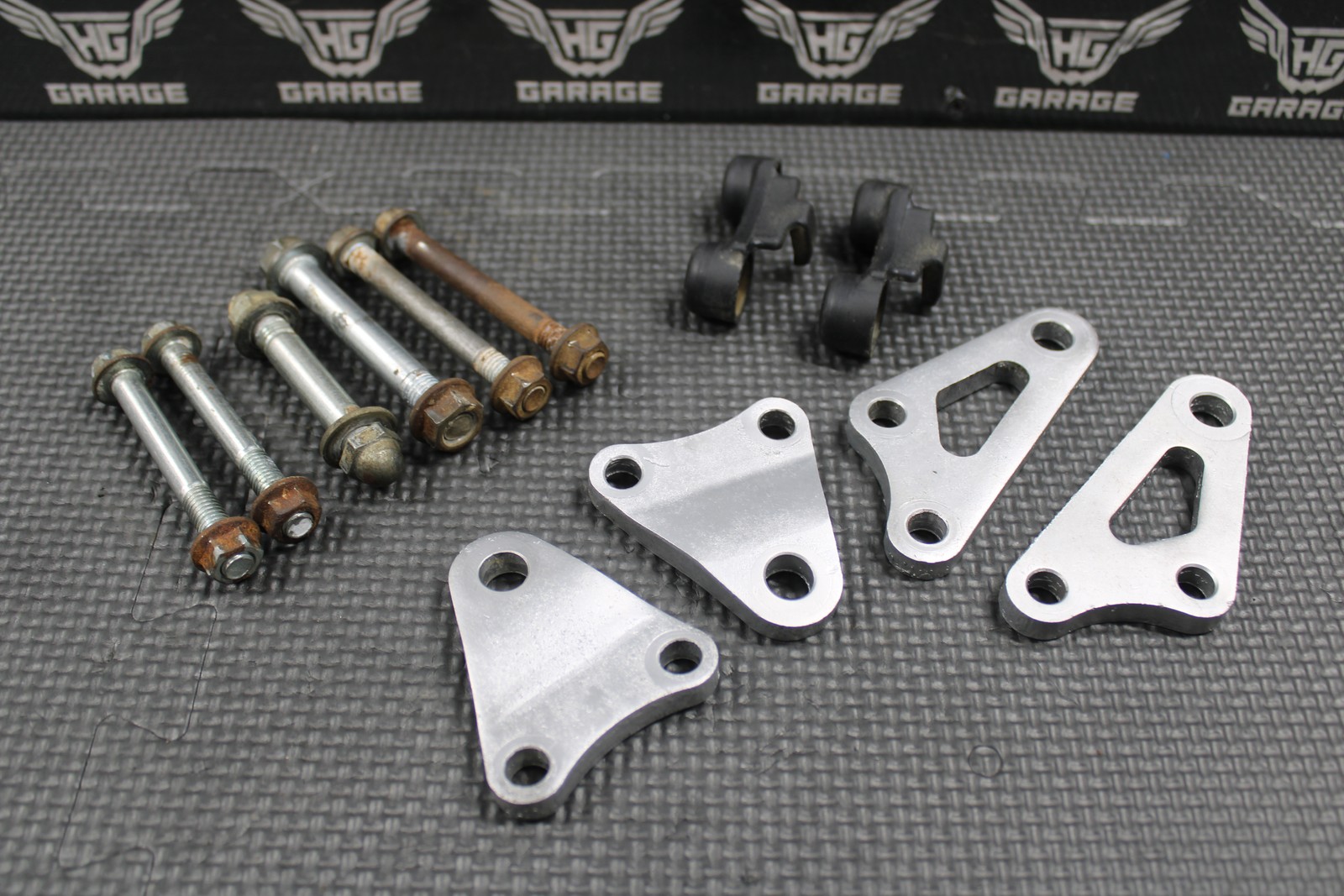 1996 96-04 HONDA XR250R OEM ENGINE MOTOR MOUNT STAY HANGER BRACKETS BOLTS RUBBER