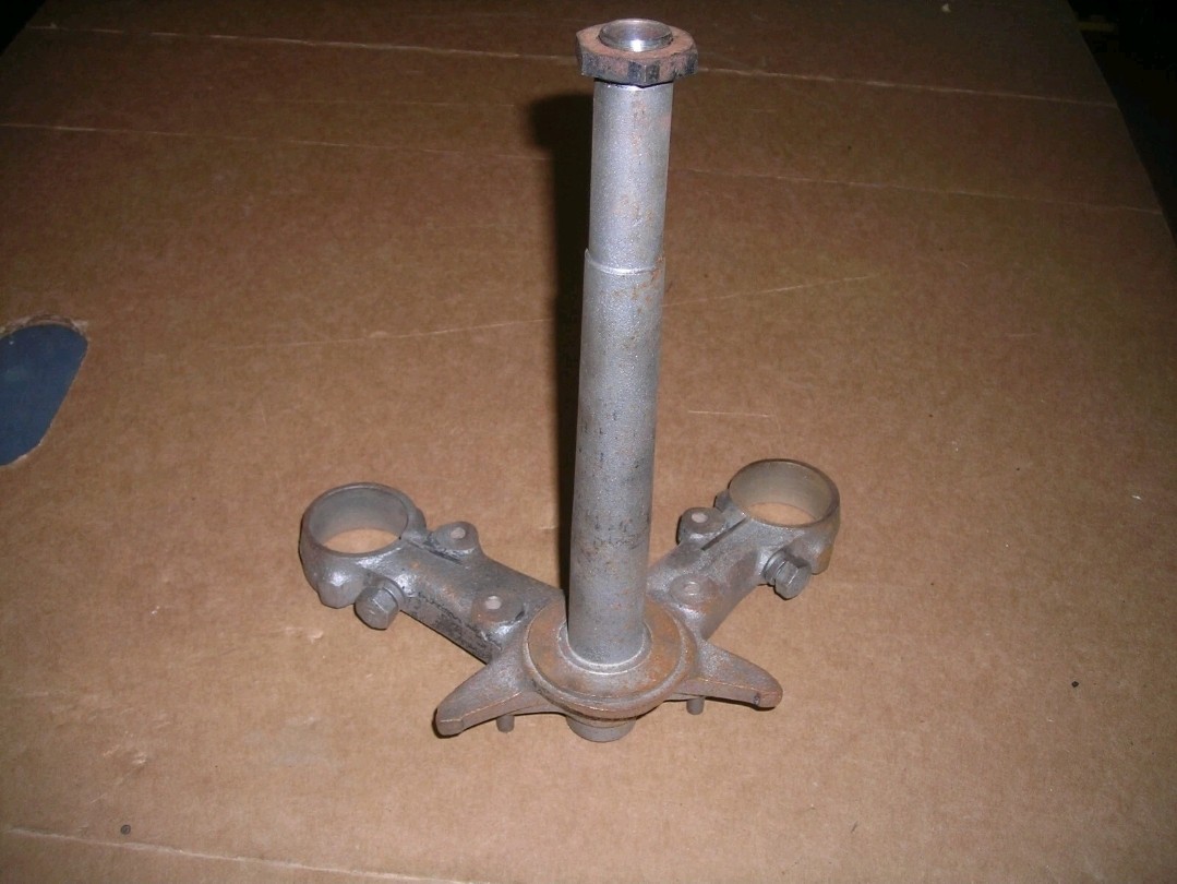 Indian 249 vertical Warrior Arrow triple tree