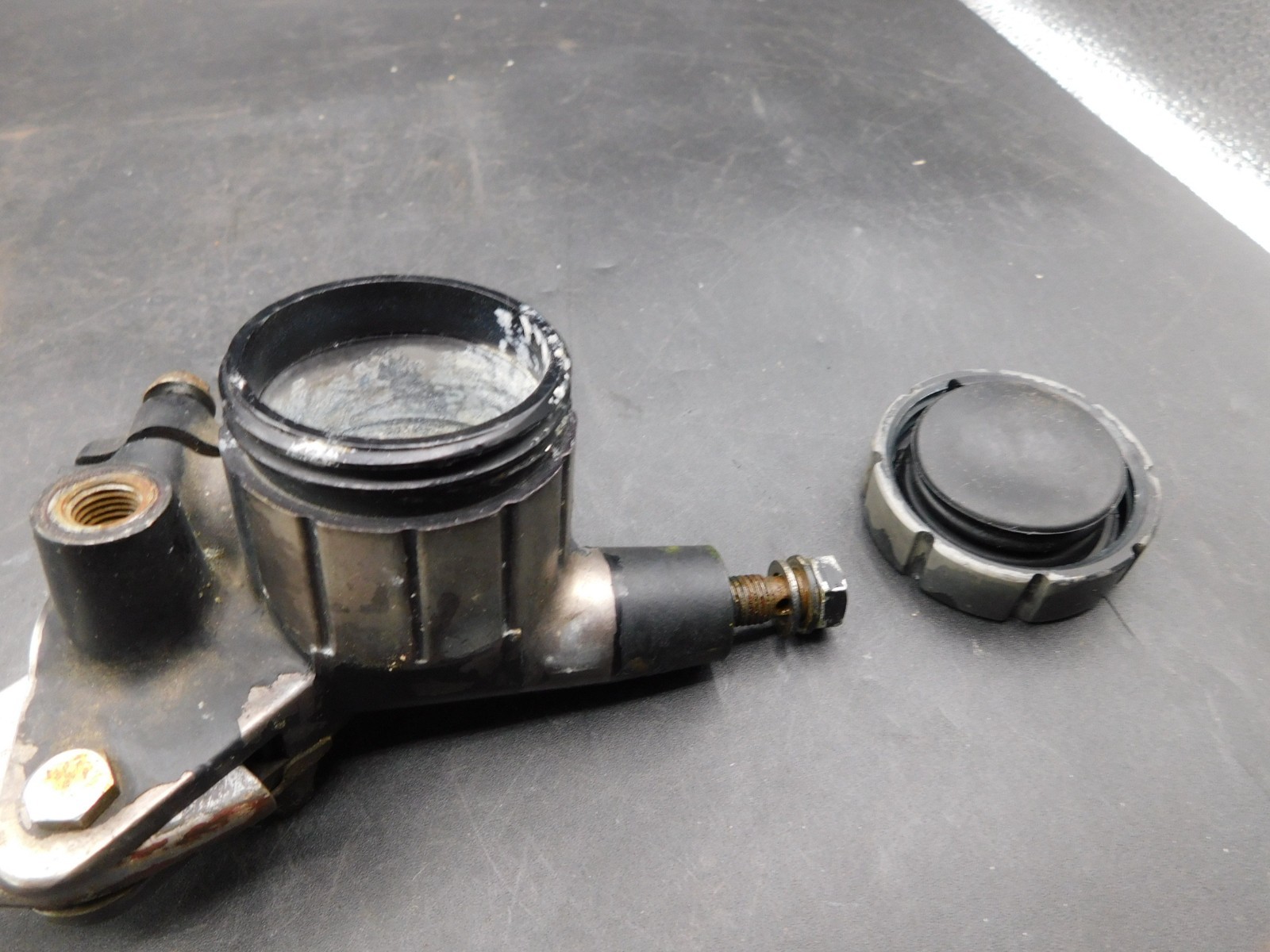 Front Brake Master Cylinder Kawasaki Triple, H1 Mach III, KH500, H2 IV, KH400 Z1