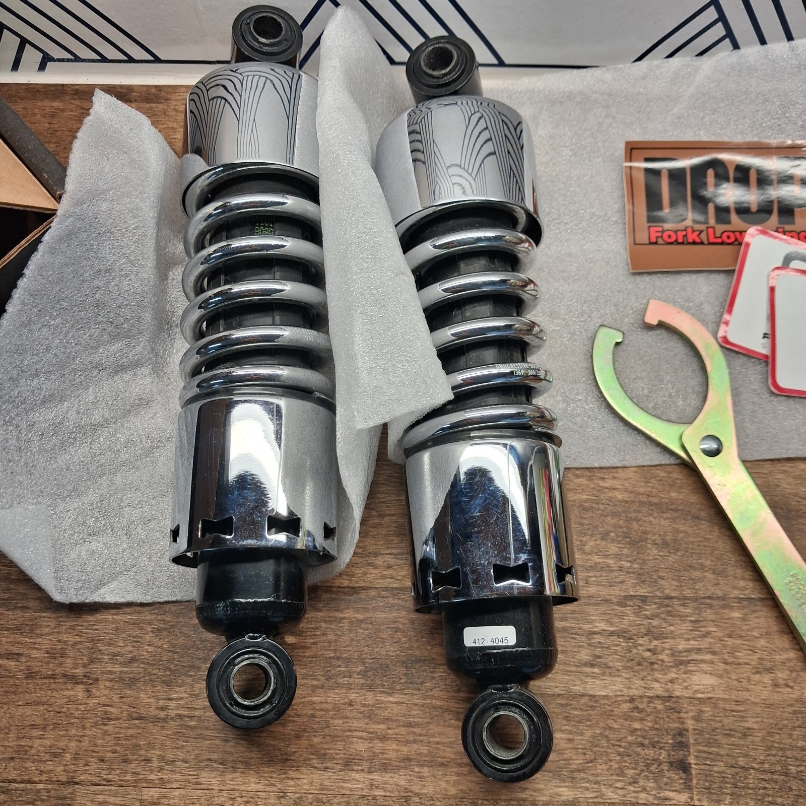 Progressive Suspension Heavy-Duty Shocks 11″ 412-4045C Harley-Davidson