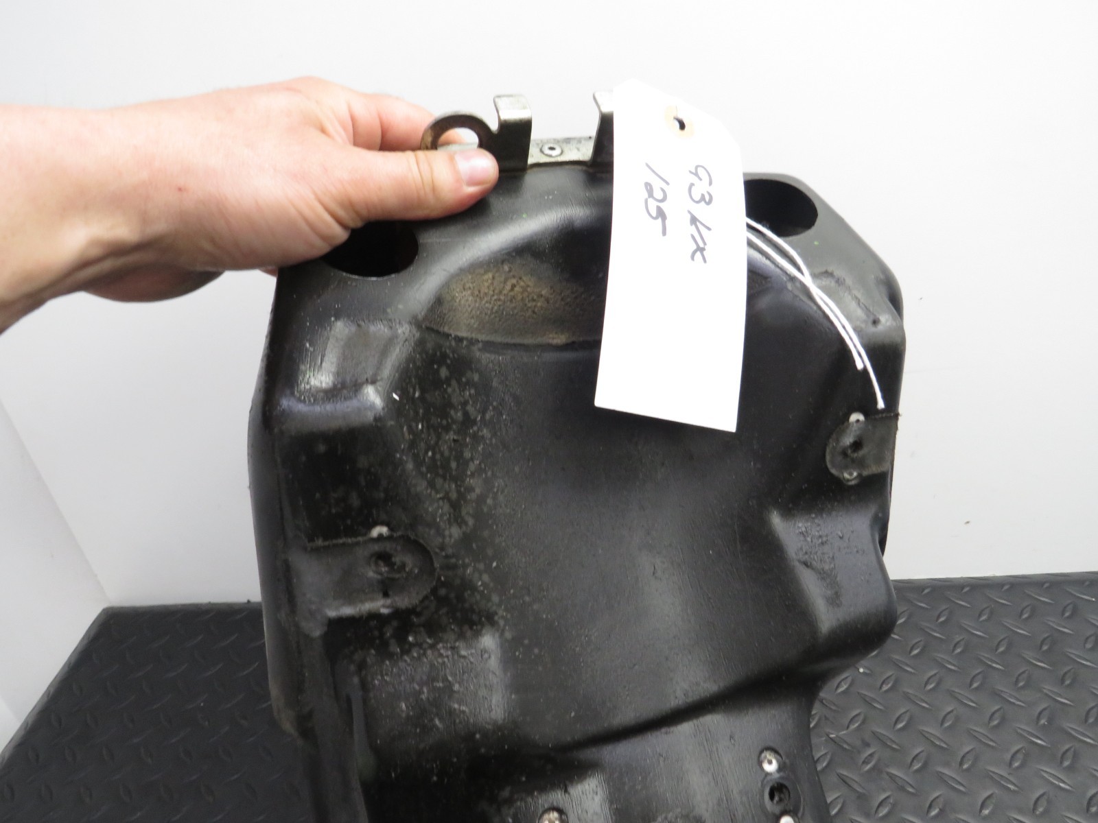 92 93 KAWASAKI KX 125 KX125 OEM AIRBOX HOUSING BOOT CLEAN GOOD! 11011-1370