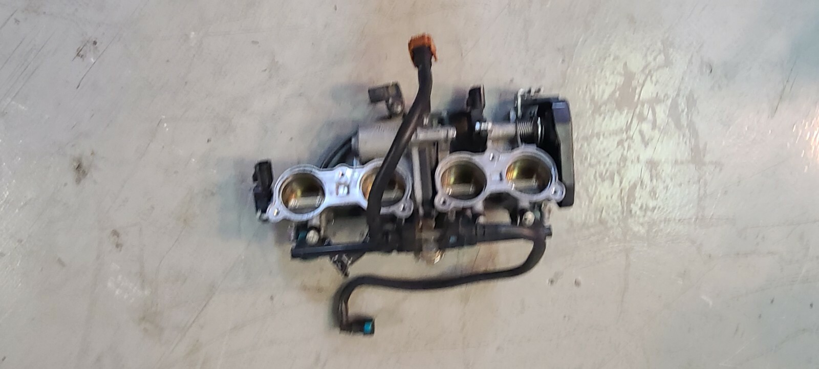 # 09 11 YZFR1 YZF R1 Fuel Injection Throttle Bodies Body Motor Engine 2011 A