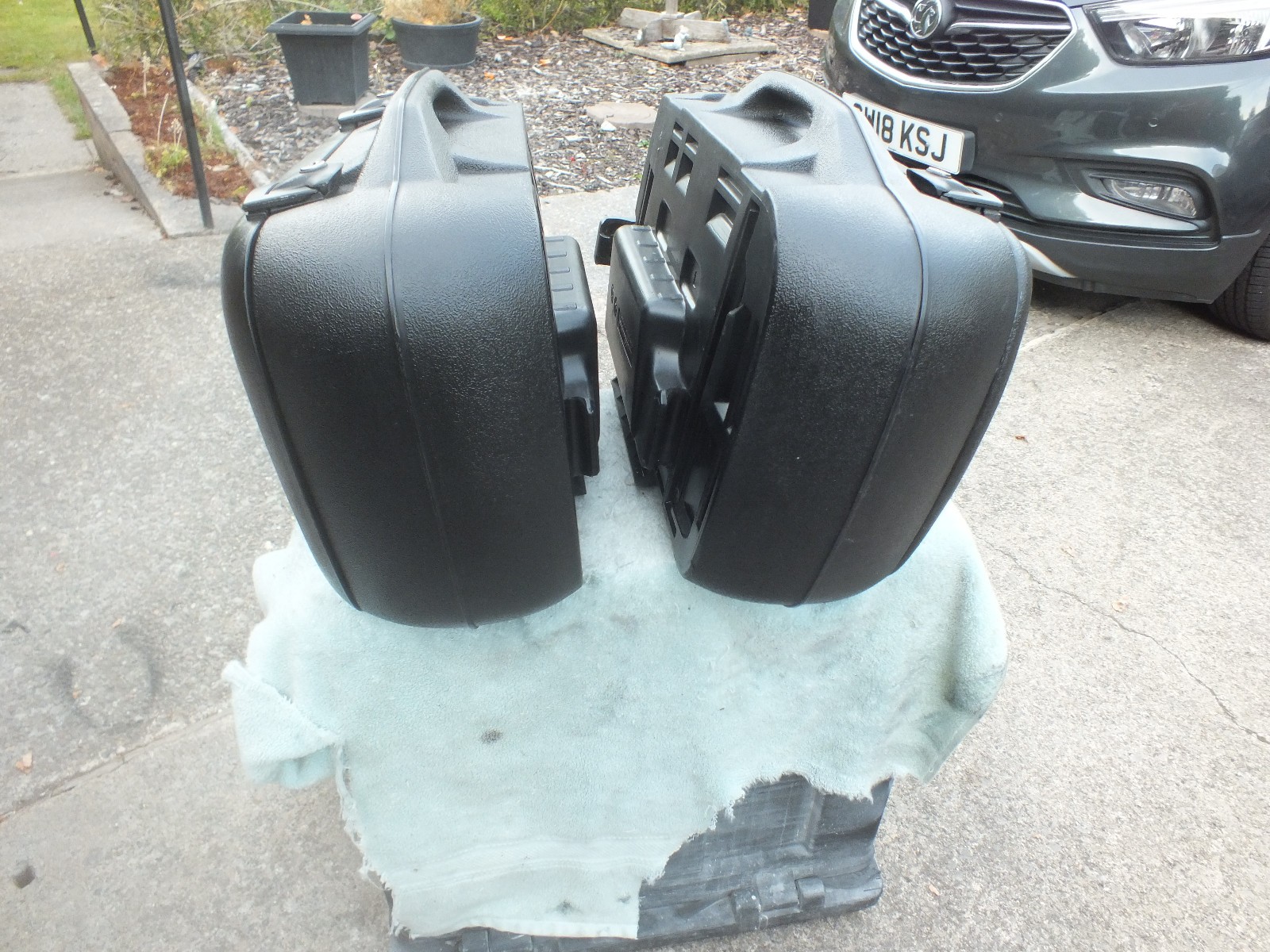 Hepco & Becker 30 litre and 40 Litre boxes in good condition come wth 2 keys