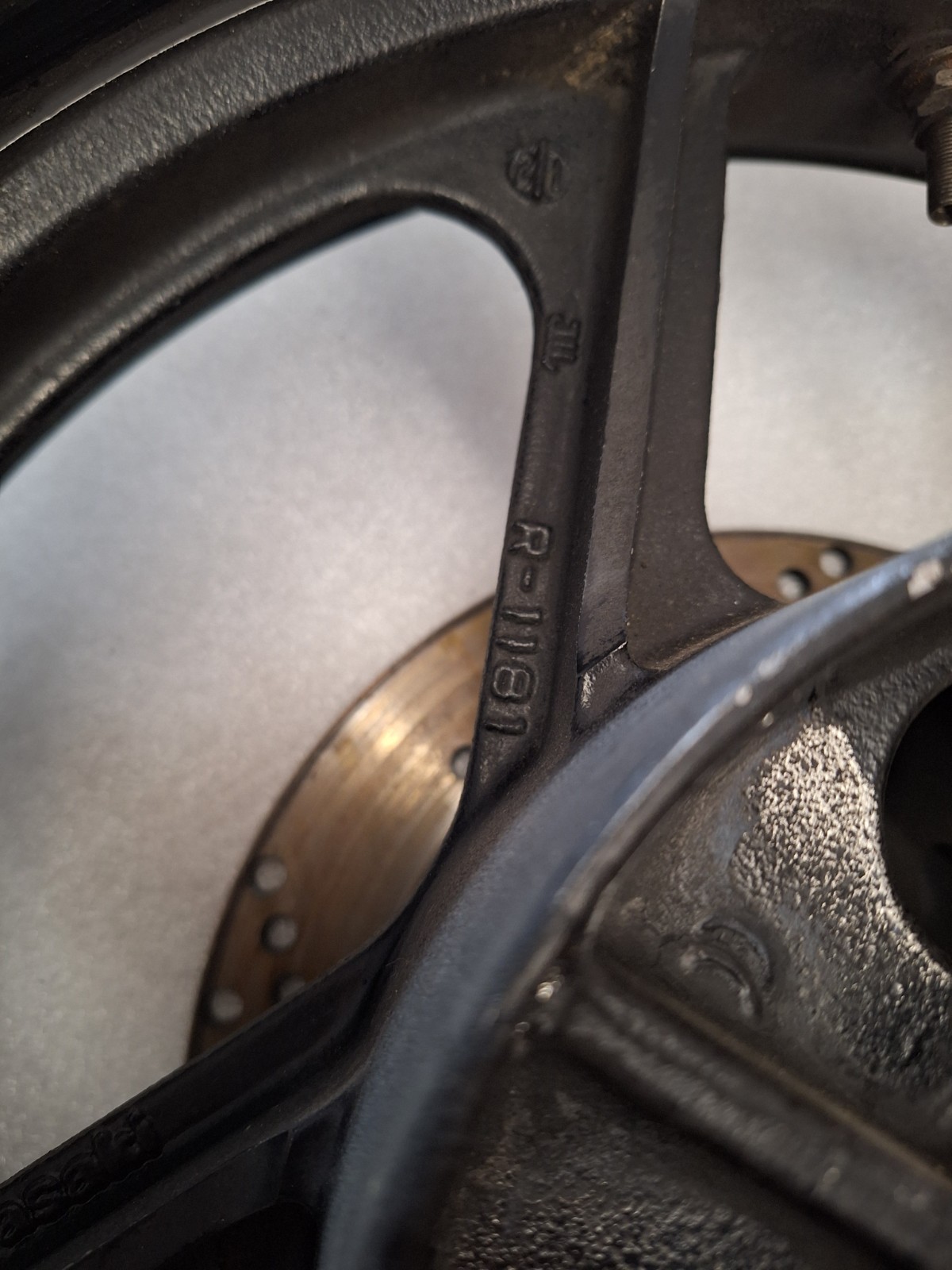 4. Kawasaki GPZ 600 R ZX600 A Rear Wheel Rim 3.00 X 16 Inches R-1181