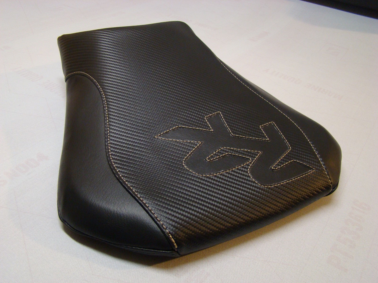 HONDA 2005/2006 CBR600RR FRONT SEAT COVER BLACK VINYL WITH CARBON FIBER TEXTURE