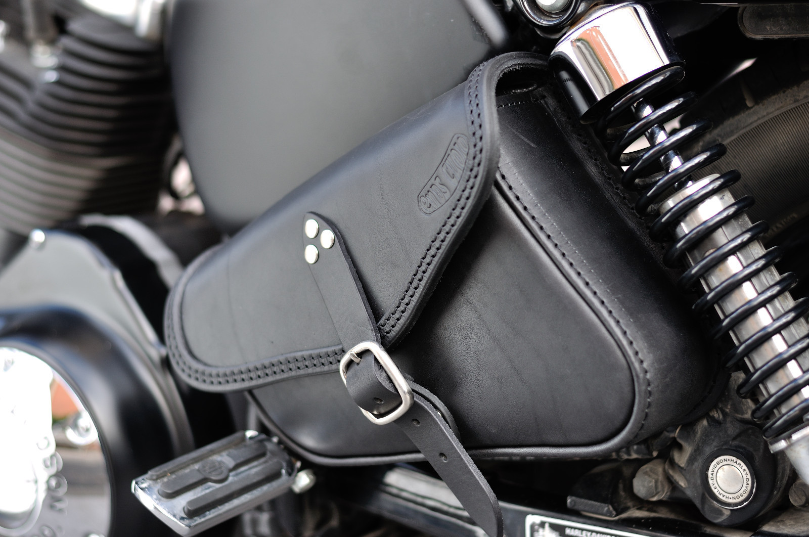 SADDLE BAG LEFT&RIGHT HARLEY DAVIDSON SPORTSTER MODELS ITALIAN QUALITY LEATHER