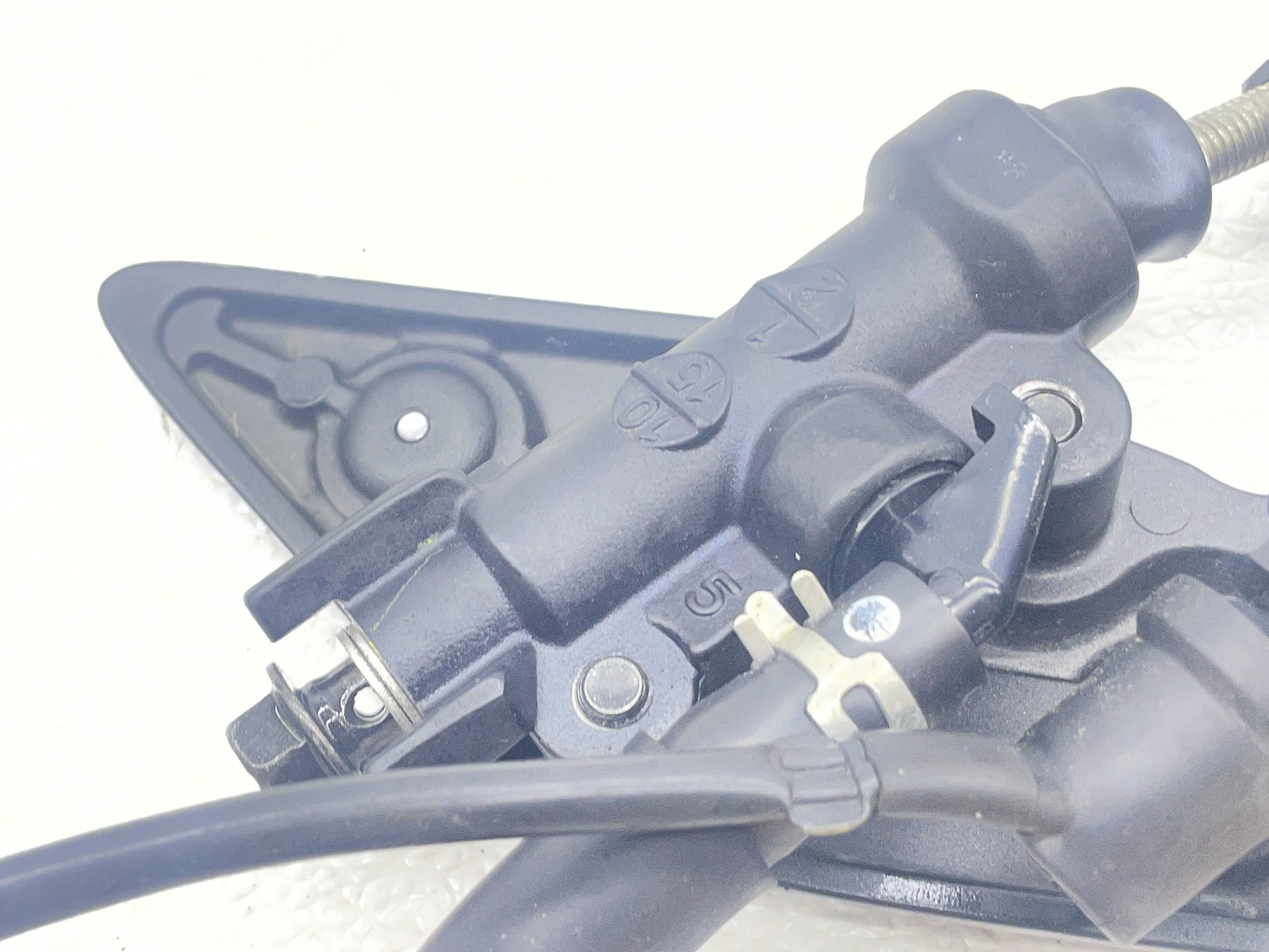 11-13 YAMAHA FZ8 RIGHT REARSET REAR DRIVER FOOT PEG MOUNT BRAKE CALIPER MASTER