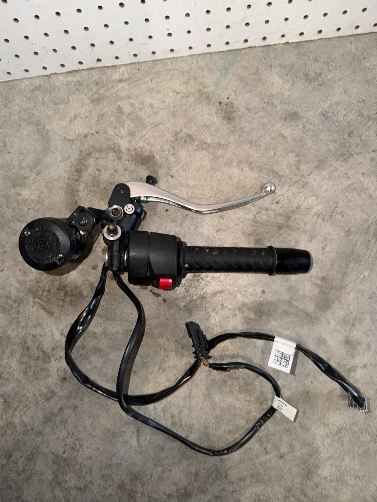 2025 25-26 Aprilia RS660 RS 660 RIGHT SIDE CLIP ON HANDLEBAR CONTROLS BRAKE OEM