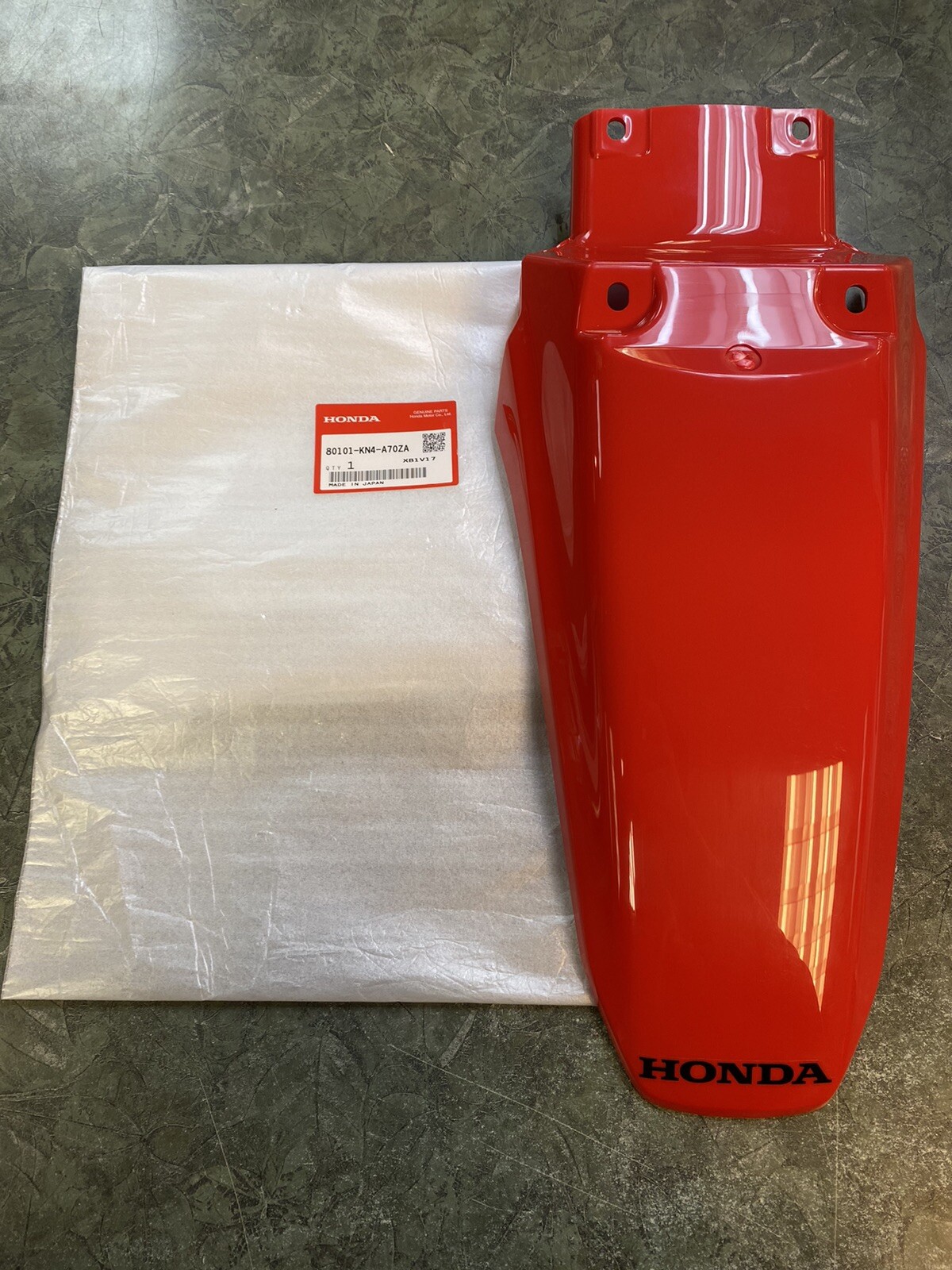 Genuine Honda Red Rear Fender Plastic 2002-2003 XR80R XR100R 80101-KN4-A70ZA OEM