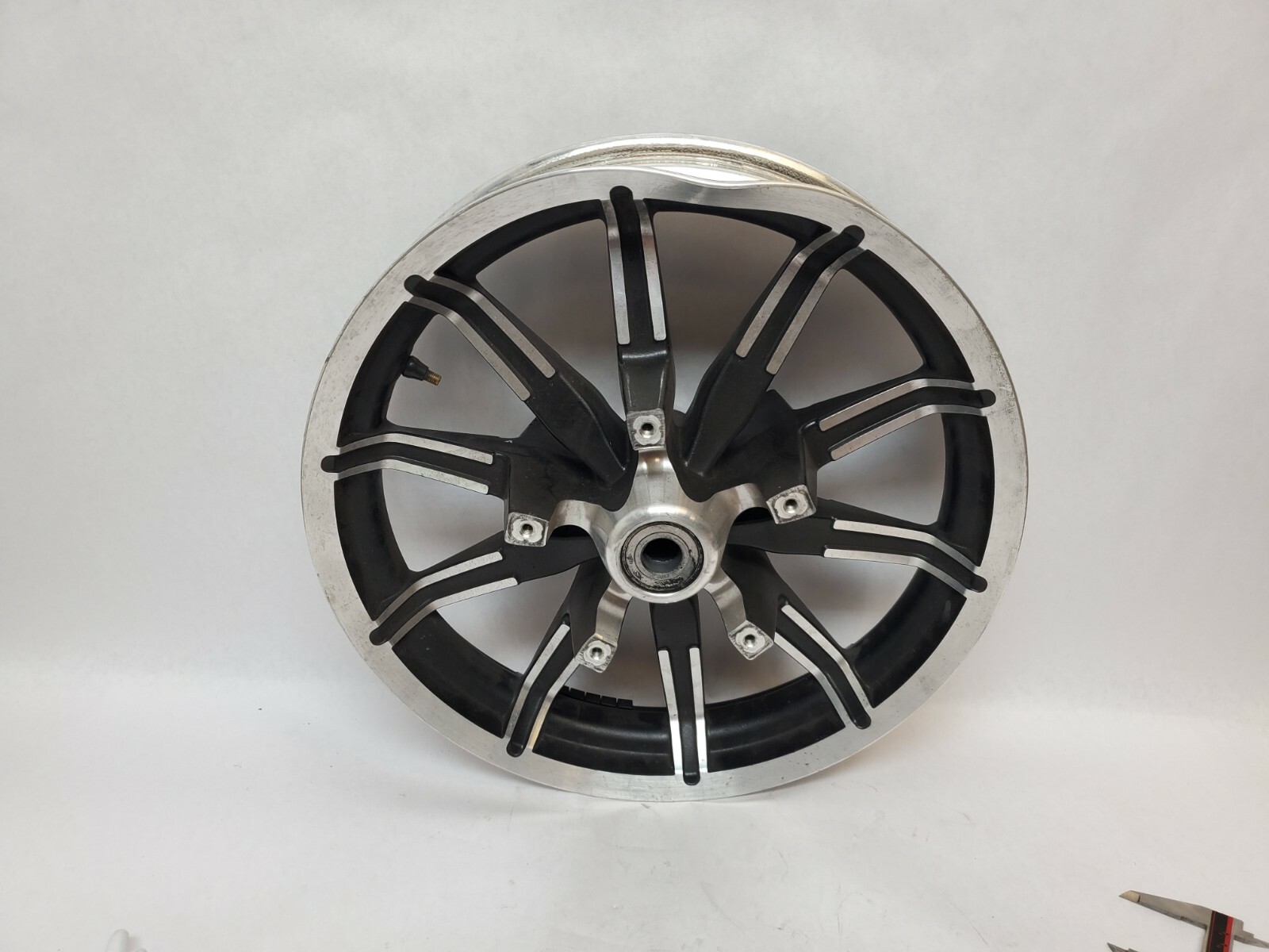 HARLEY DAVIDSON ELECTRA GLIDE OEM FRONT RIM WHEEL ABS DAMAGED ALLUMINUM