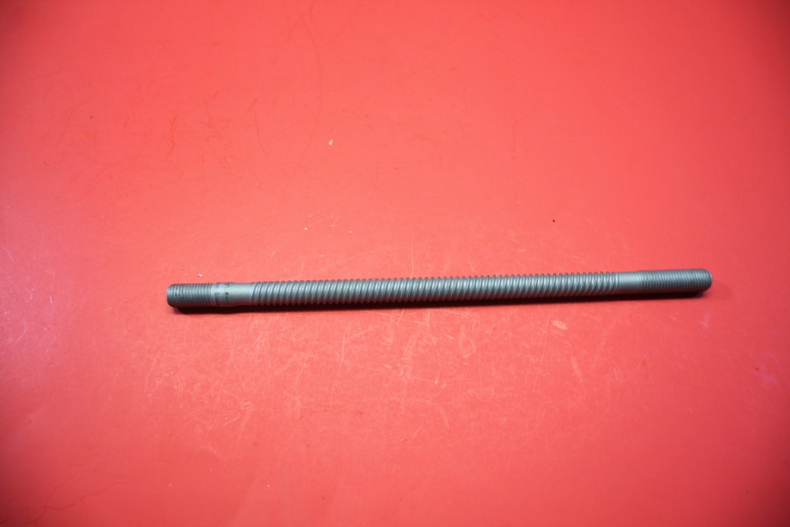 NOS GENUINE HONDA BOLT, STUD, 10X224 CB750F SUPER SPORT OEM # 90031-445-003