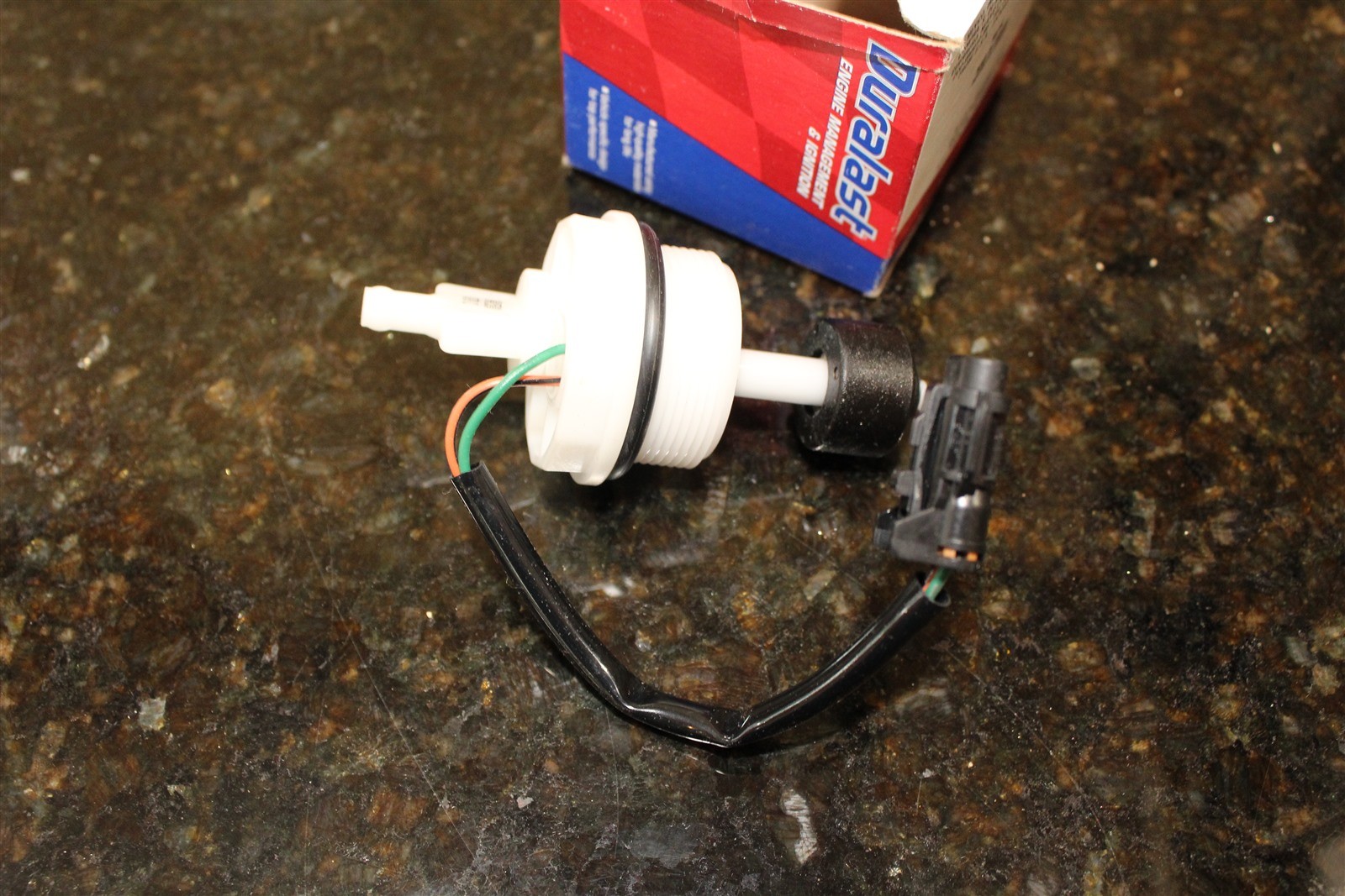 2003 Chevy Diesel Duralast Sensor SU9681 New in Pack