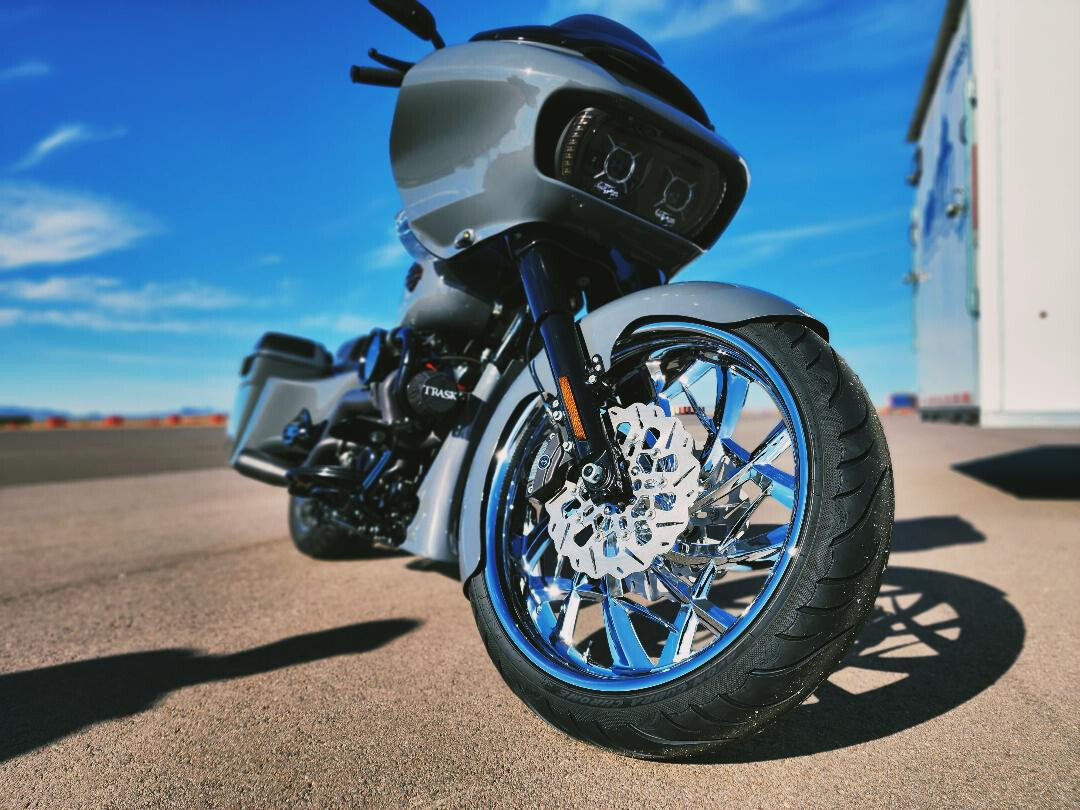 180/50-23 Avon Cobra Chrome Fat Bagger Tires