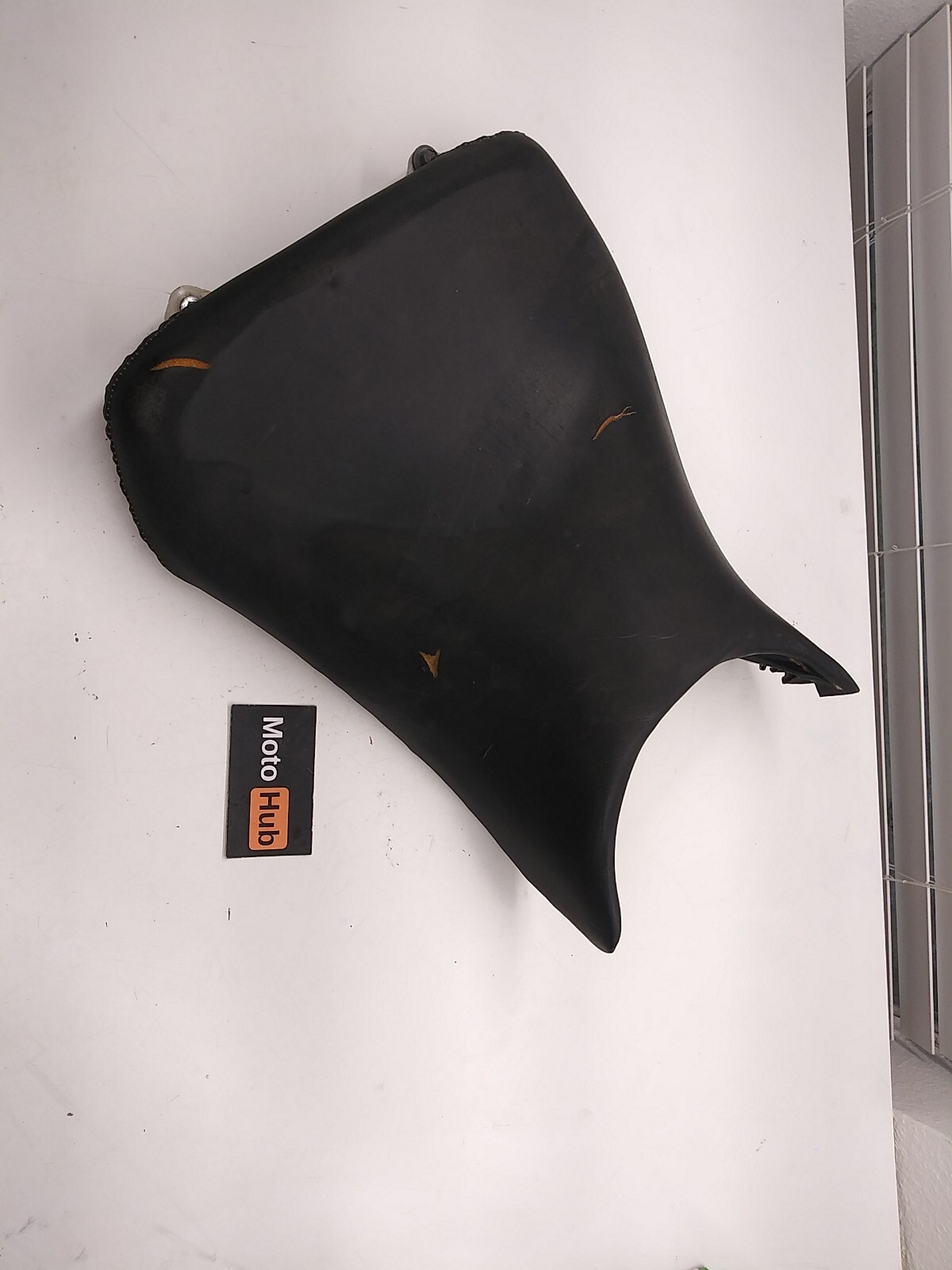 03-05 R6 06-09 R6S YAMAHA YZFR6 OEM FRONT DRIVERS SEAT PAD PAN SADDLE PILLION