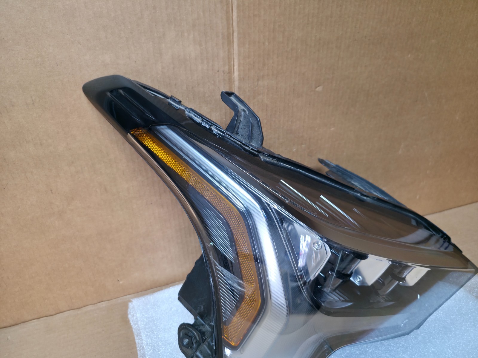 2022 2023 2024 2025 TOYOTA TUNDRA RIGHT PASSENGER SIDE LED HEADLIGHT OEM
