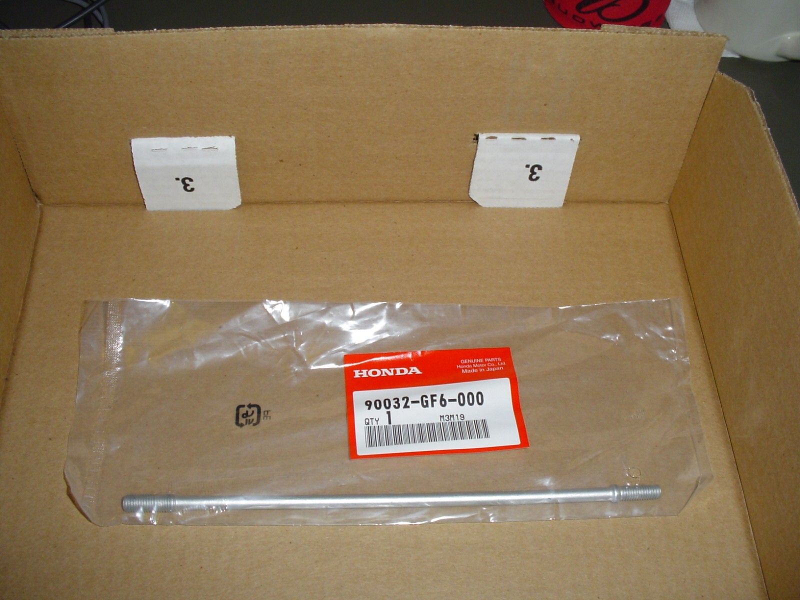 *1EA OEM HONDA TRX90 LONG ENGINE STUD FOR 69MM TALL CYLINDERS (206W)
