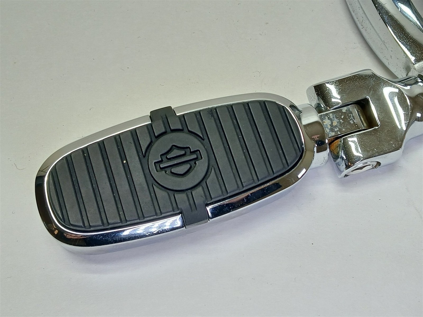 Harley-Davidson Crested Bar & Shield Footpegs w/ 360 Degree Highway Mounts