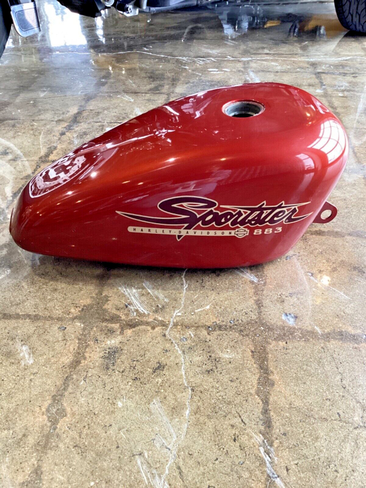 Harley Davidson OEM Sportster 883 Fuel Tank 61348-03