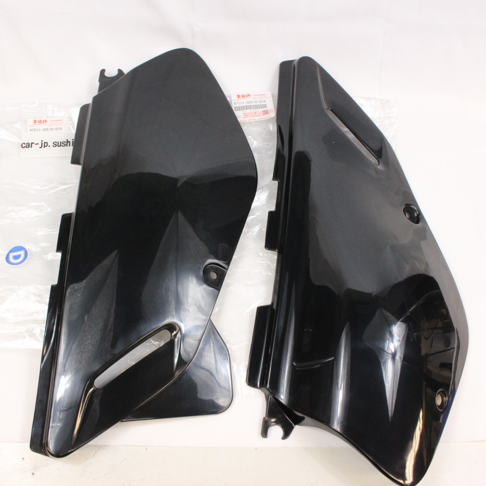 SUZUKI OEM 96-23 DR560SE BLACK SIDE FRAME COVERS L&R Set 47211 & 47111-32E10-019