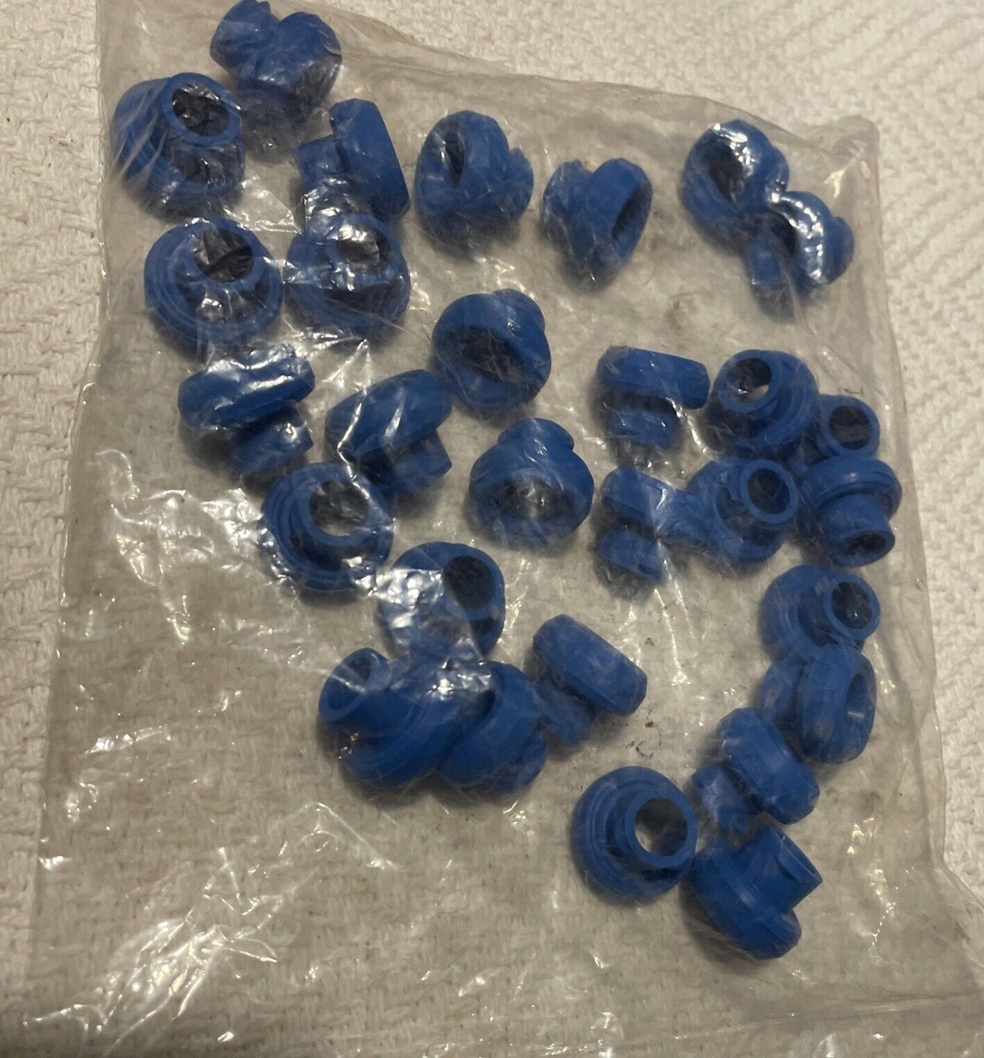 valve cover bolt garments/seals (ford)