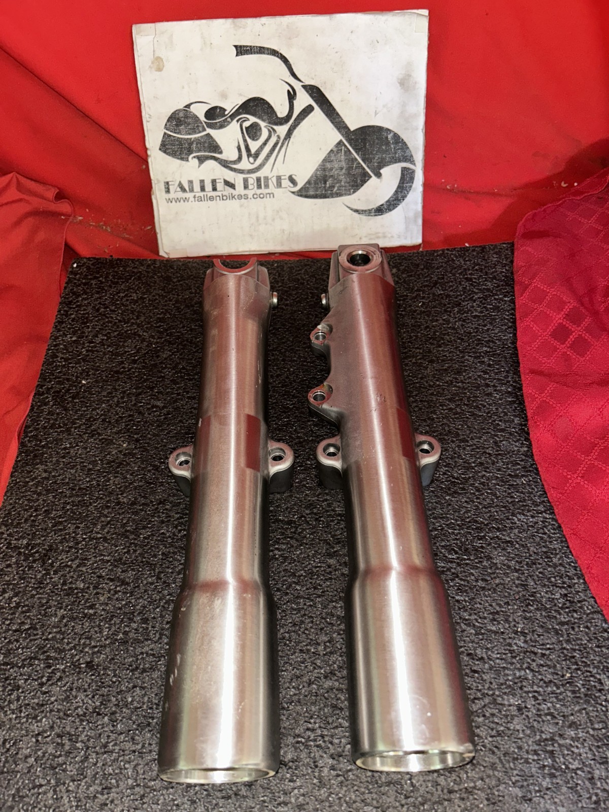 Genuine Harley-Davidson 45915-08A 45916-07A Left & Right Lower Fork Leg Set